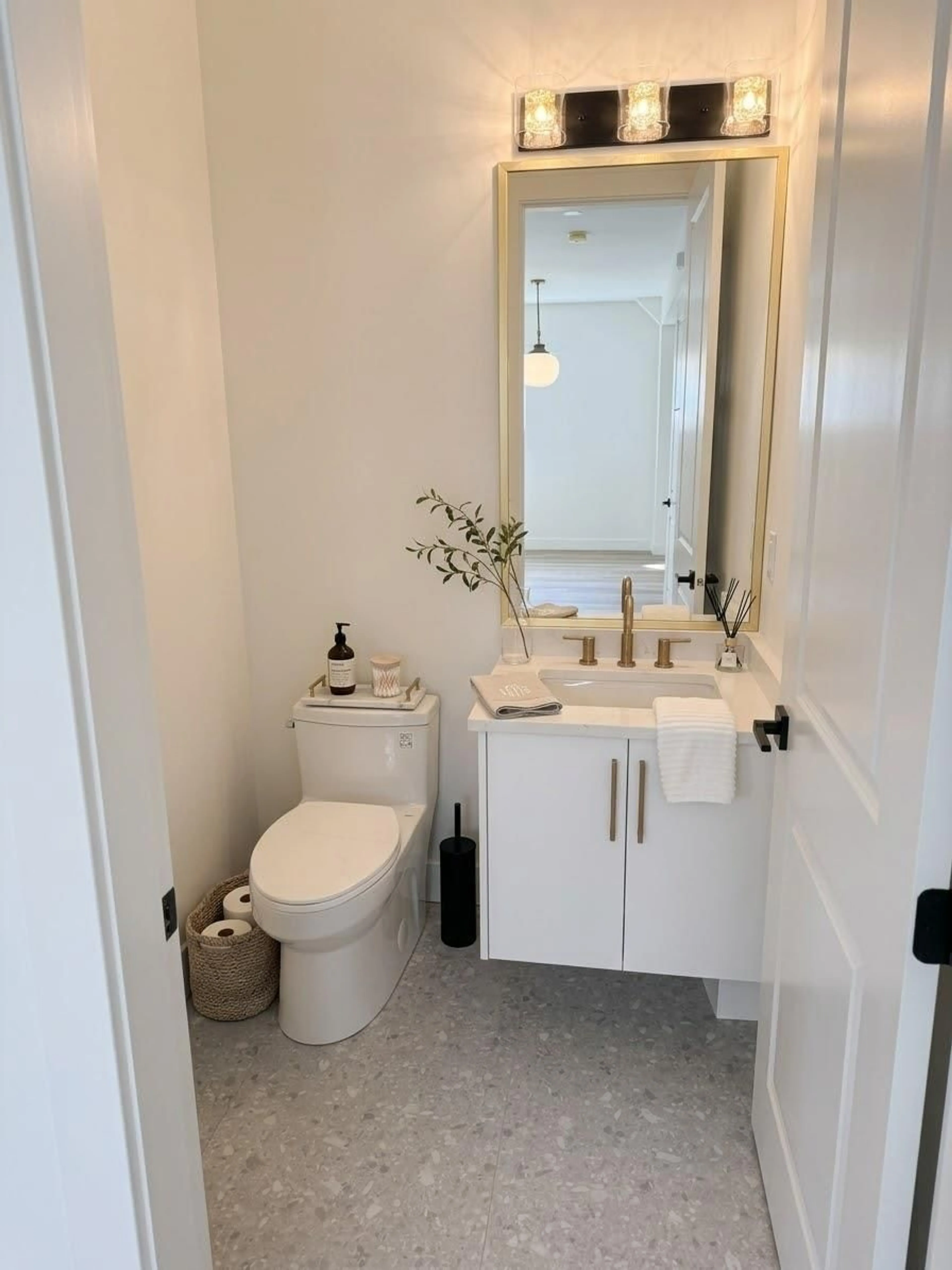 Standard bathroom, ceramic/tile floor for 7721 117 STREET, Delta British Columbia V4C6A7