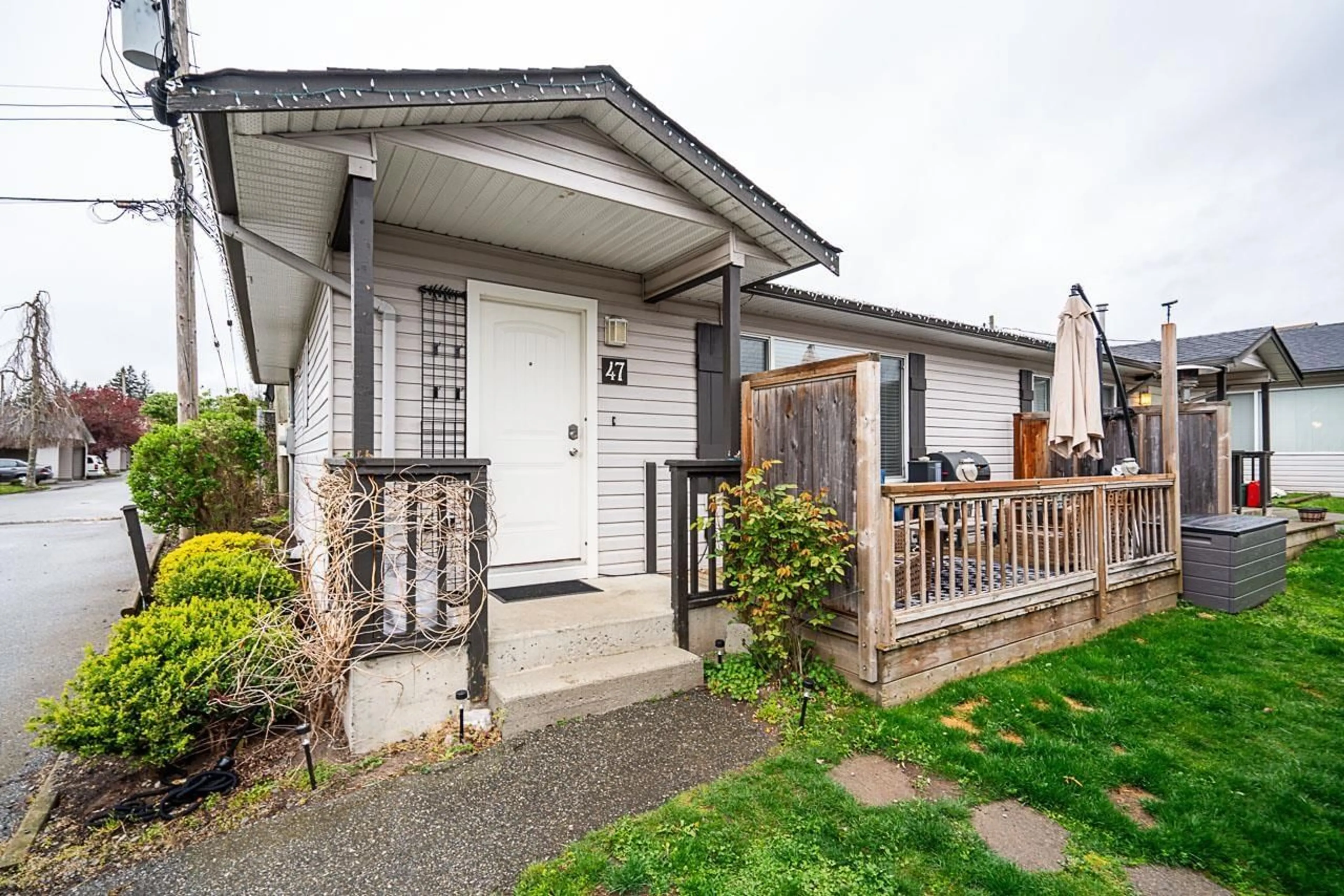 Home with vinyl exterior material, street for 47 - 5648 VEDDER ROAD, Chilliwack British Columbia V2R3M9
