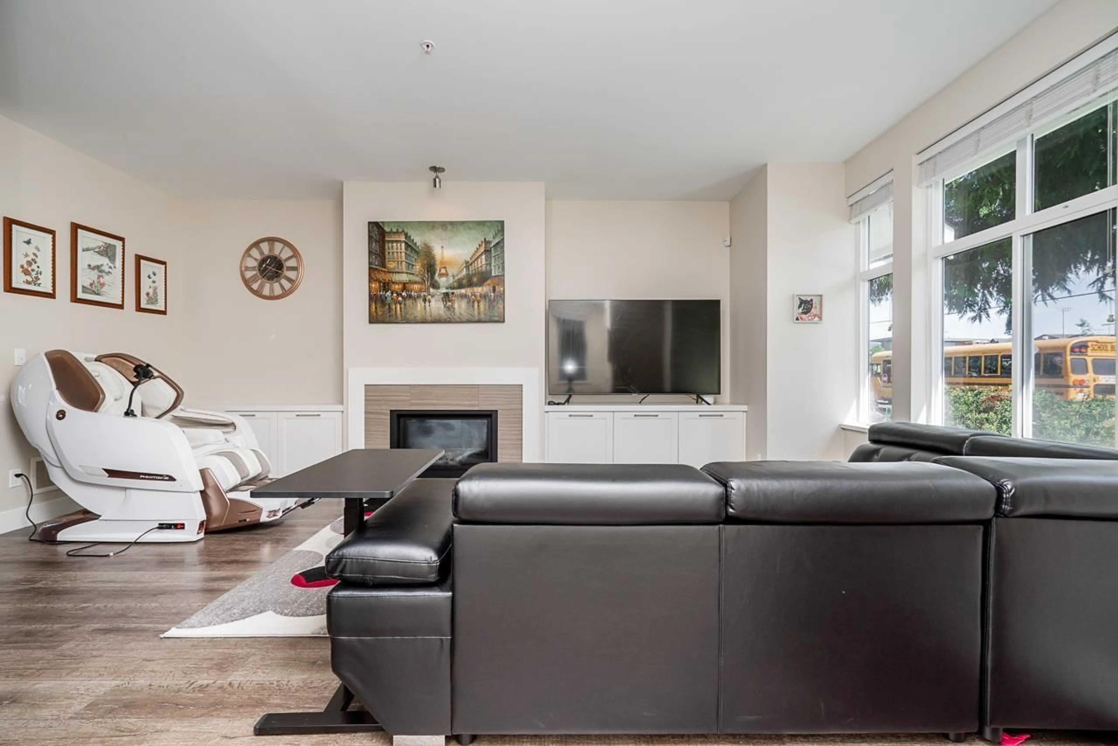 Living room with furniture, unknown for 20581 84 AVENUE, Langley British Columbia V2Y0P4