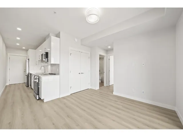 501 - 8423 CEDAR STREET, Mission 2