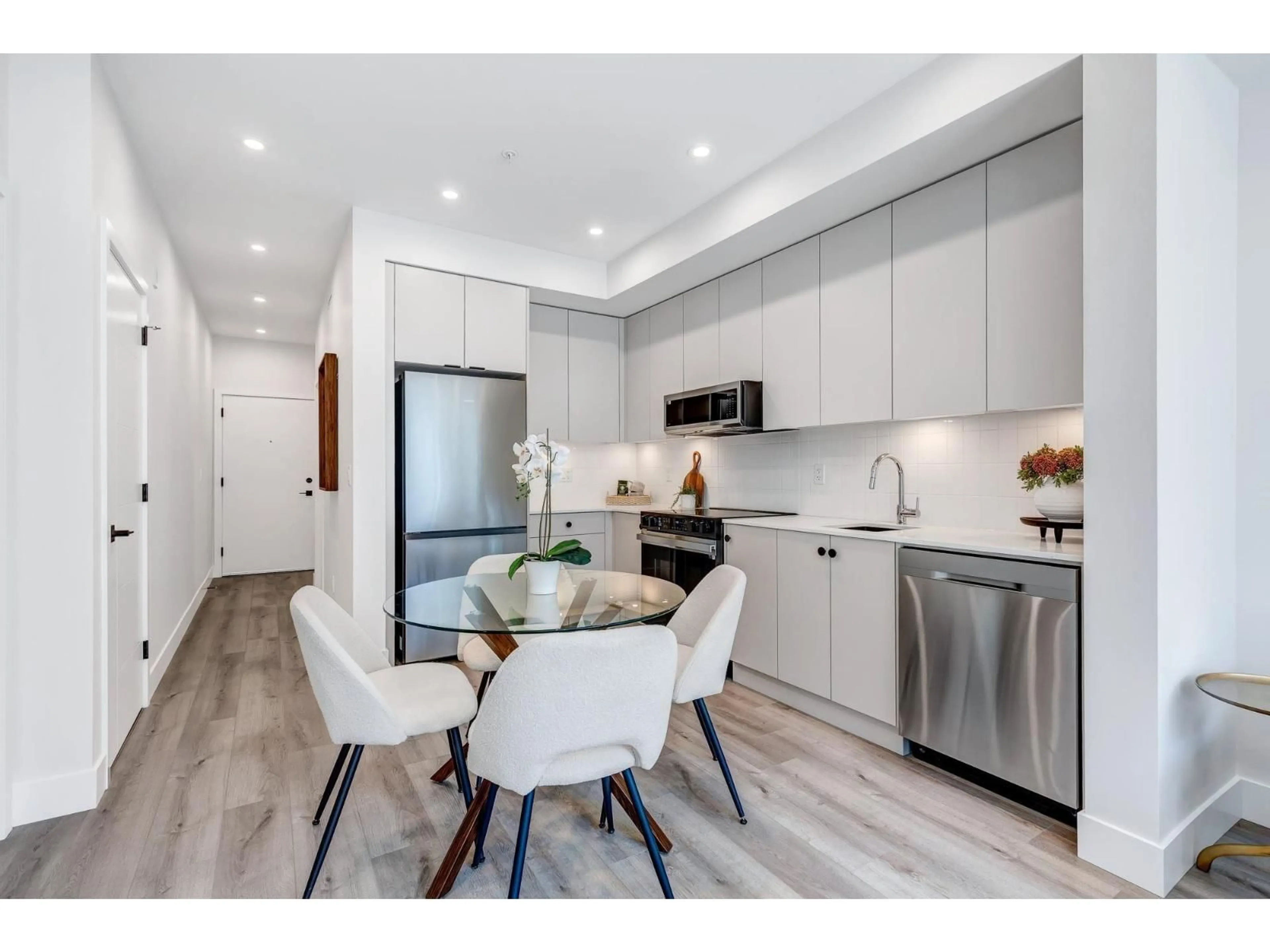 Open concept kitchen, unknown for 601 - 45497 CAMPUS DRIVE, Chilliwack British Columbia V2R6L8