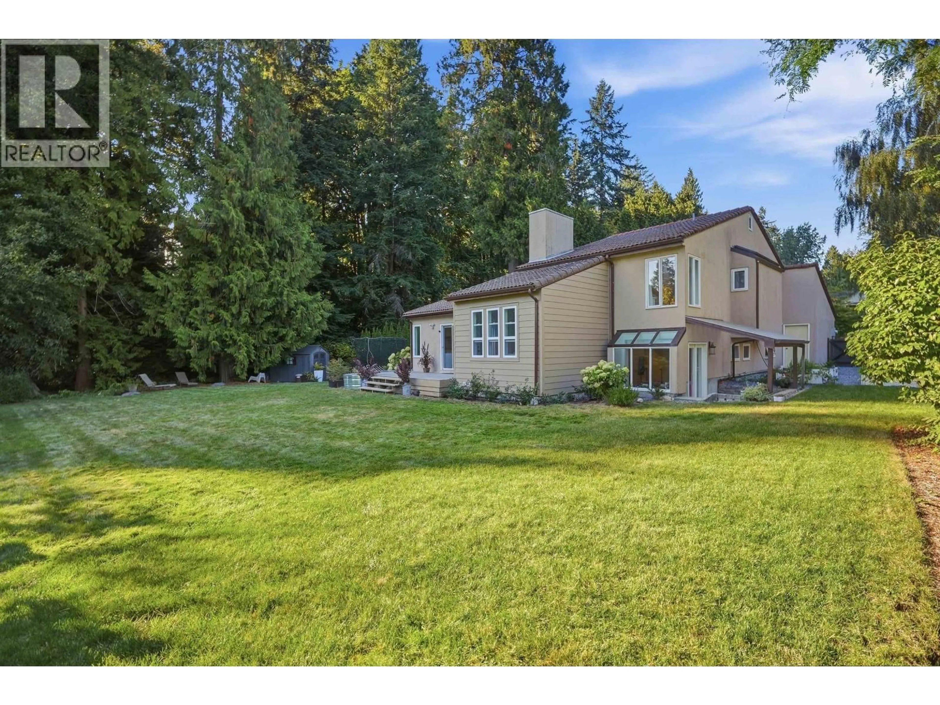 A pic from outside/outdoor area/front of a property/back of a property/a pic from drone, unknown for 2207 TANAGER PLACE, North Vancouver British Columbia V7J3R3