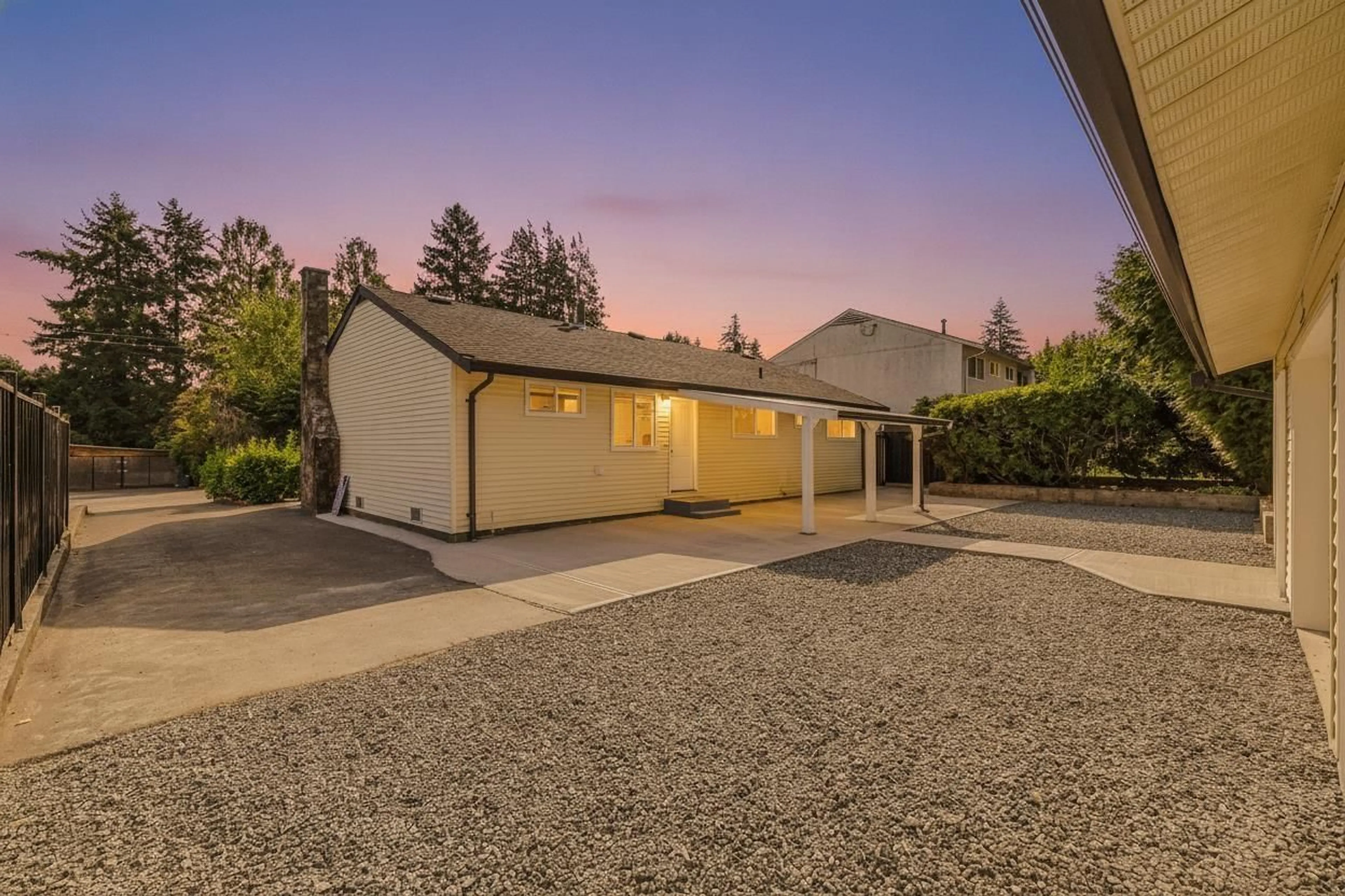 Unknown for 11055 ORIOLE DRIVE, Surrey British Columbia V3R5A7