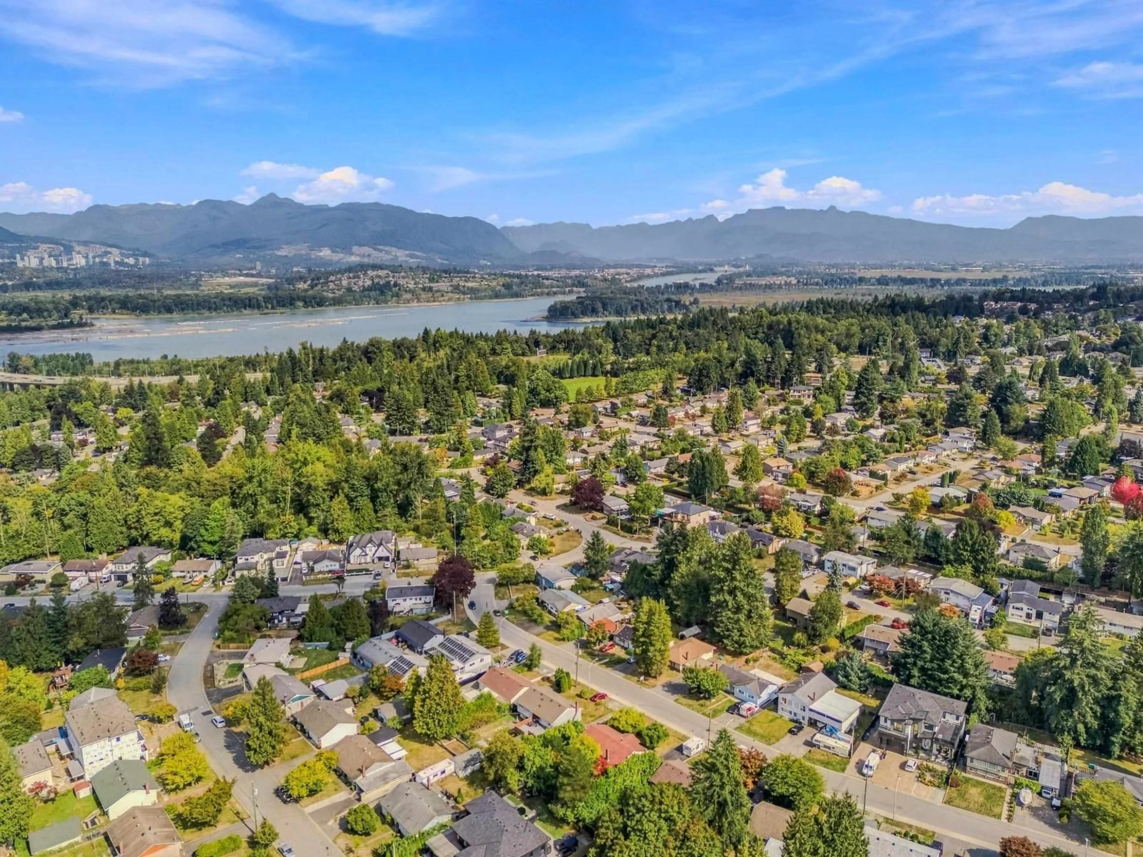 A pic from outside/outdoor area/front of a property/back of a property/a pic from drone, water/lake/river/ocean view for 11055 ORIOLE DRIVE, Surrey British Columbia V3R5A7