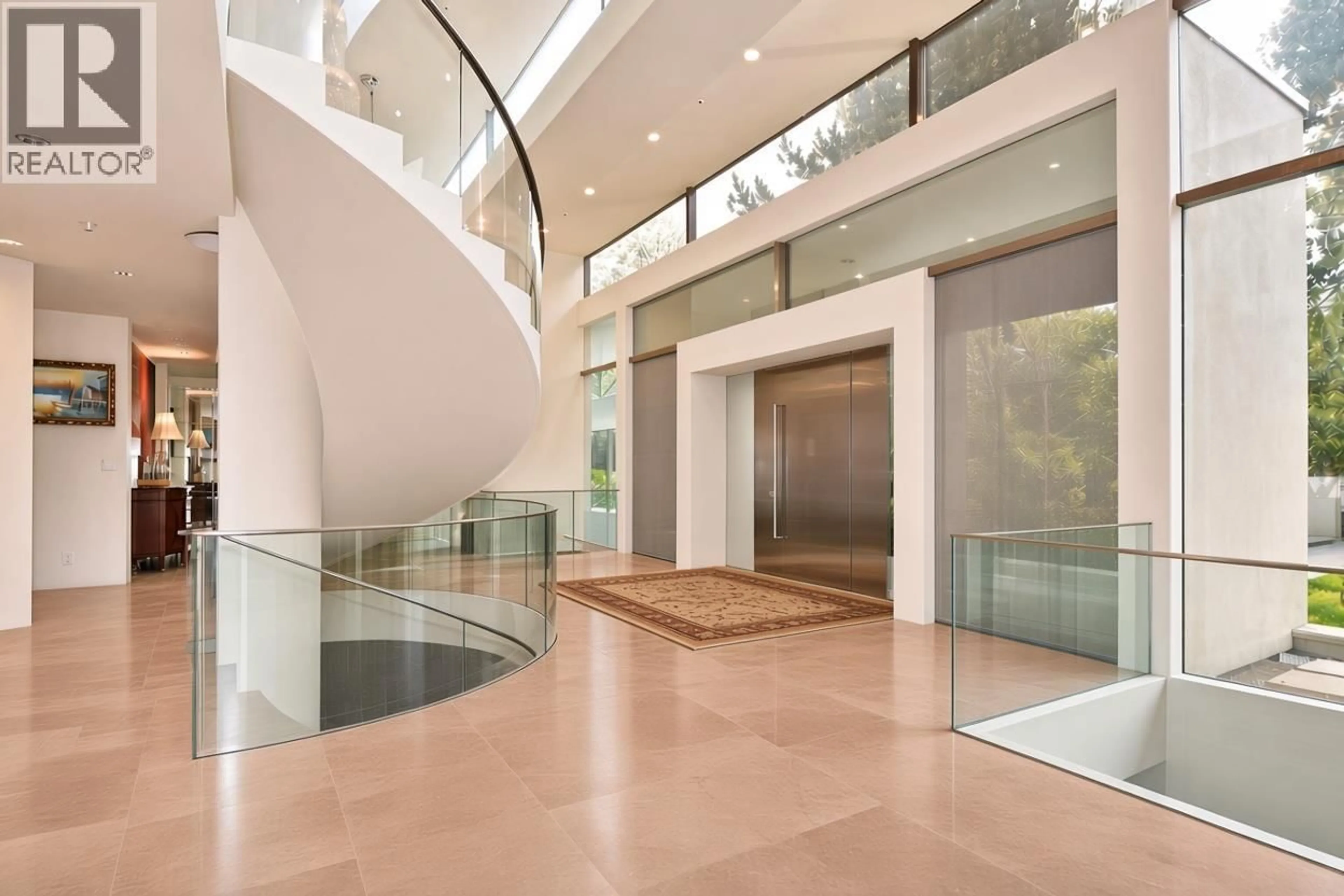 Indoor foyer for 1919 57TH AVENUE, Vancouver British Columbia V6P1T9
