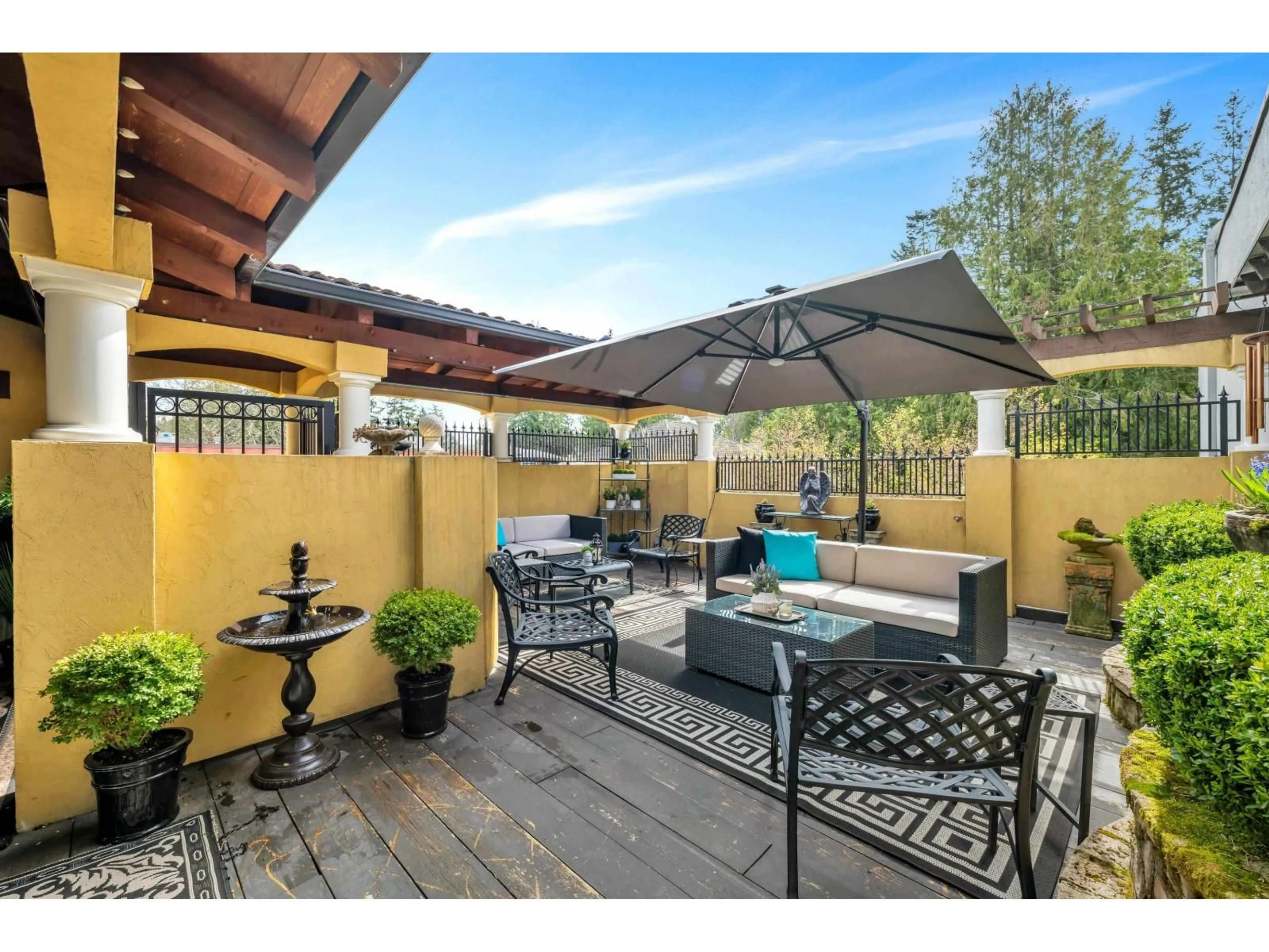 Patio, street for 12852 16 AVENUE, Surrey British Columbia V4A1N6