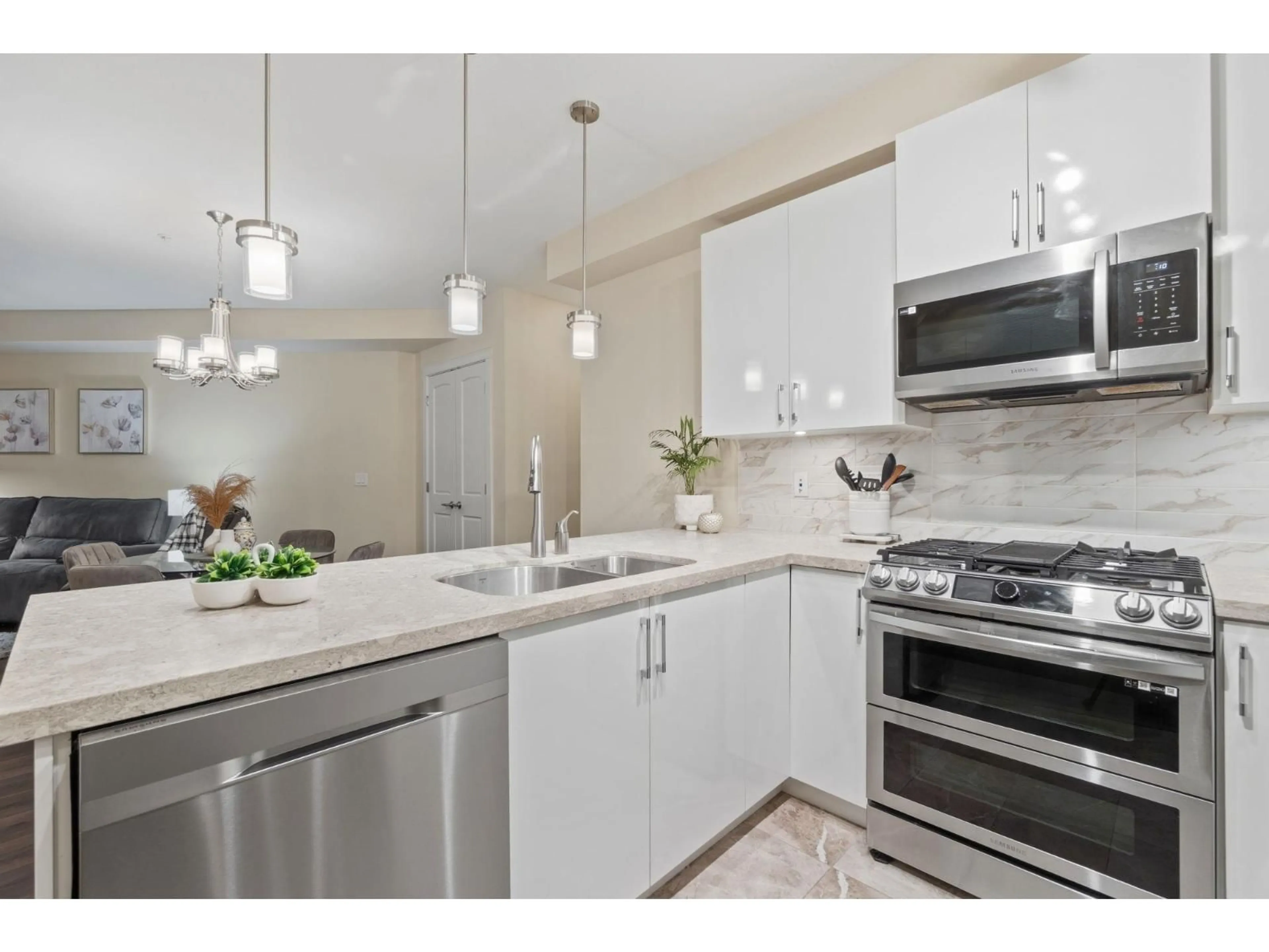 Unknown for 20376 86 AVENUE, Langley British Columbia V2Y3P8