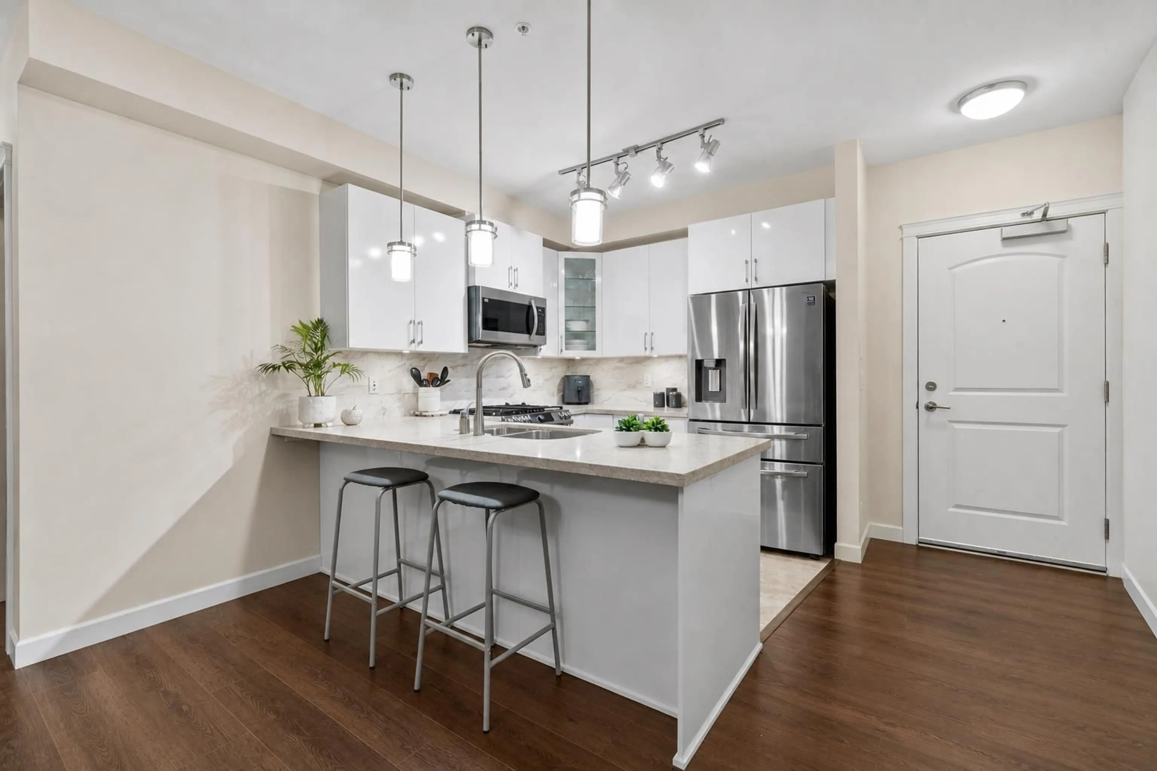 Open concept kitchen, unknown for 20376 86 AVENUE, Langley British Columbia V2Y3P8