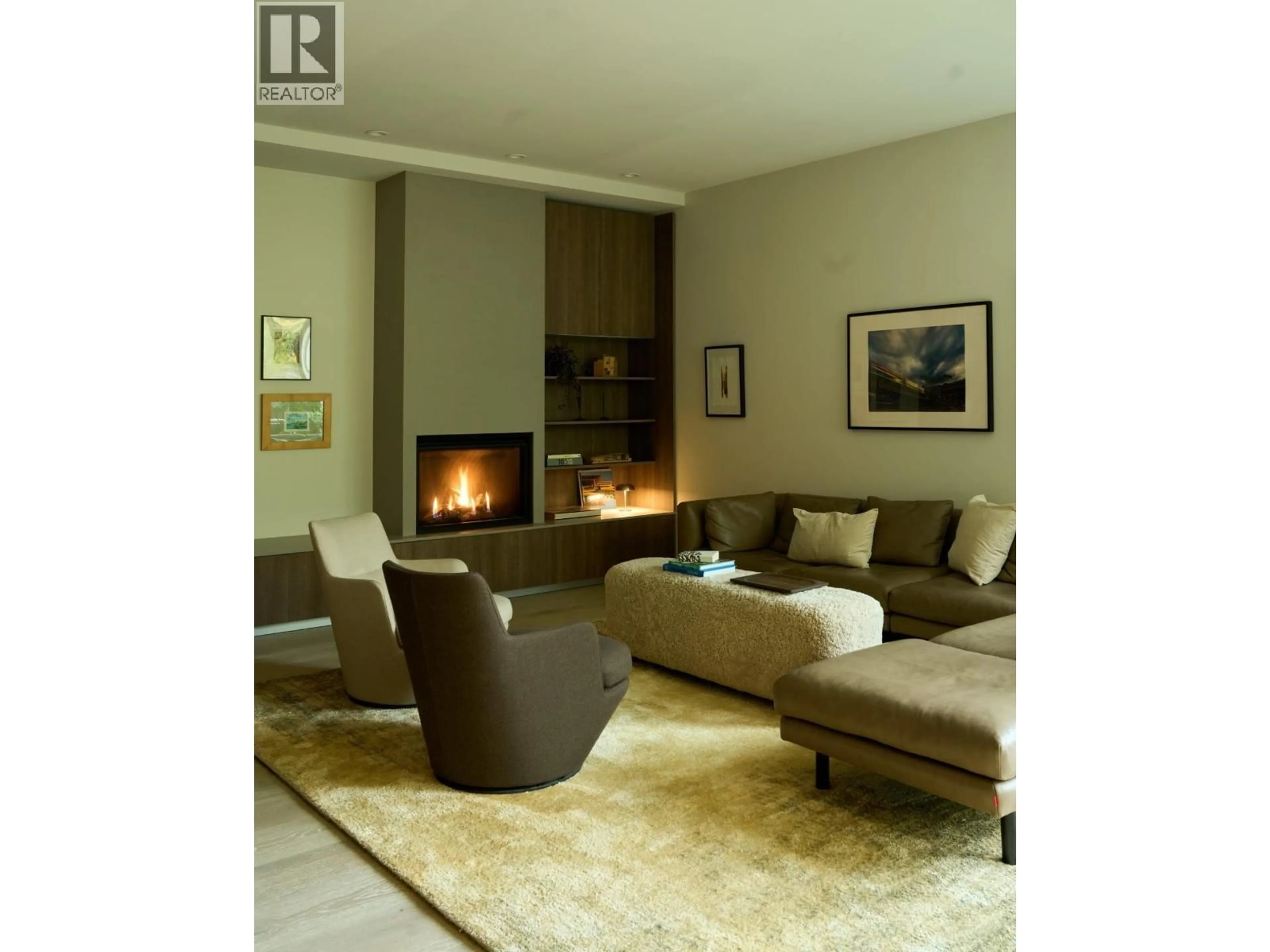 Living room with furniture, unknown for 1191 WELLINGTON DRIVE, North Vancouver British Columbia V7K1L3
