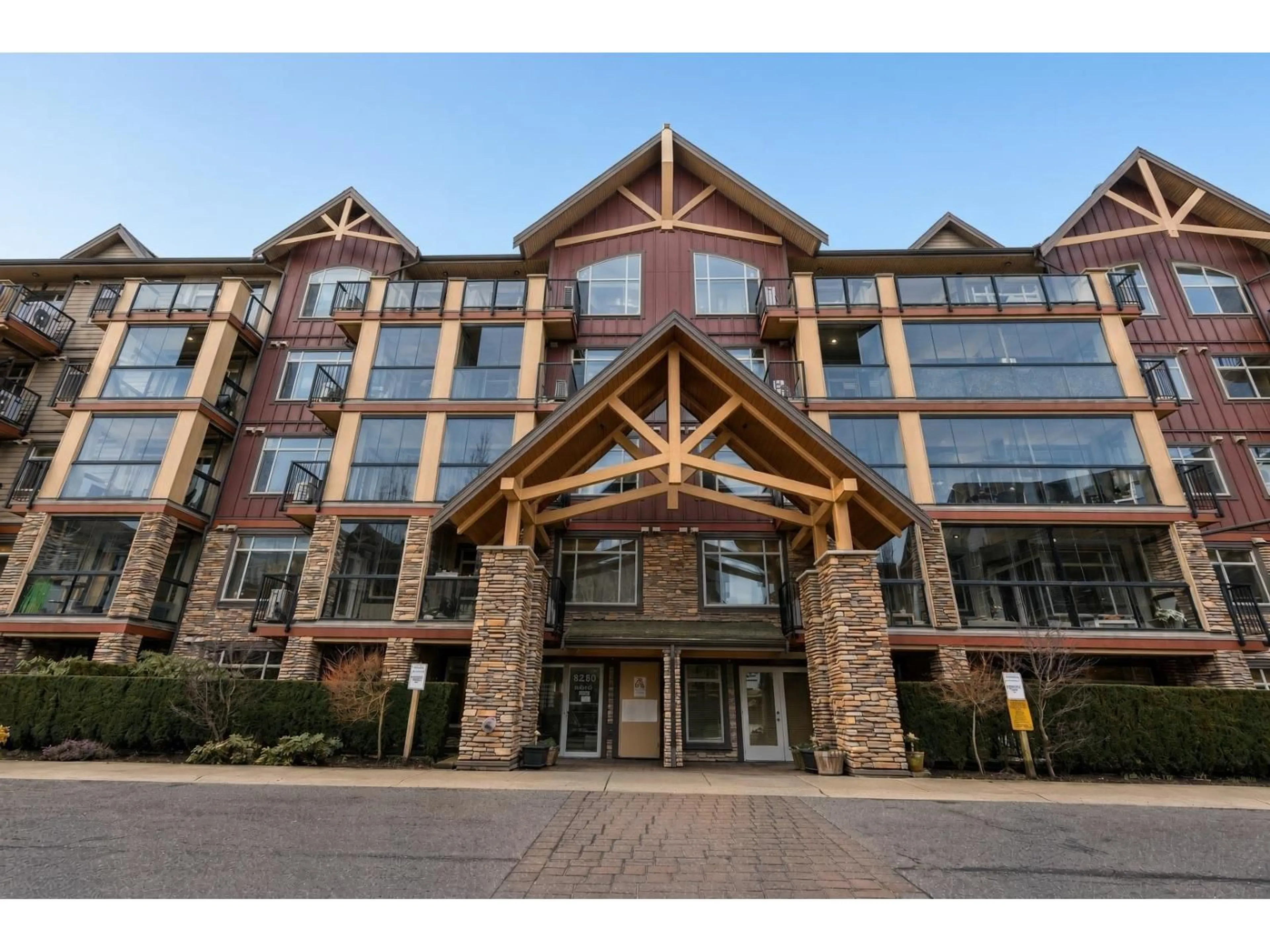 Indoor foyer for 133 - 8288 207A STREET, Langley British Columbia V2Y0L2
