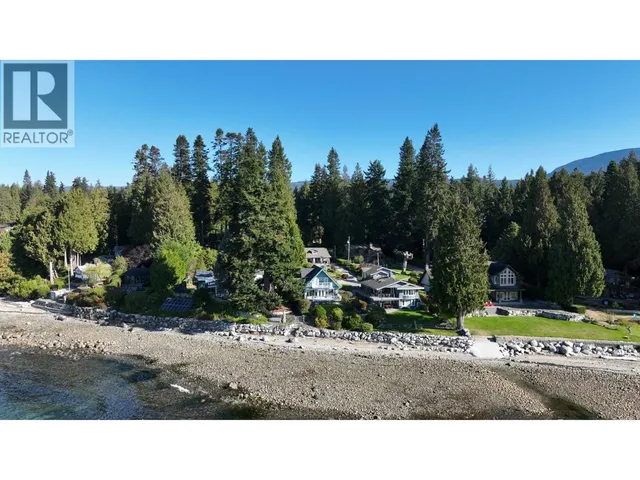 3199 BEACH AVENUE, Roberts Creek 3