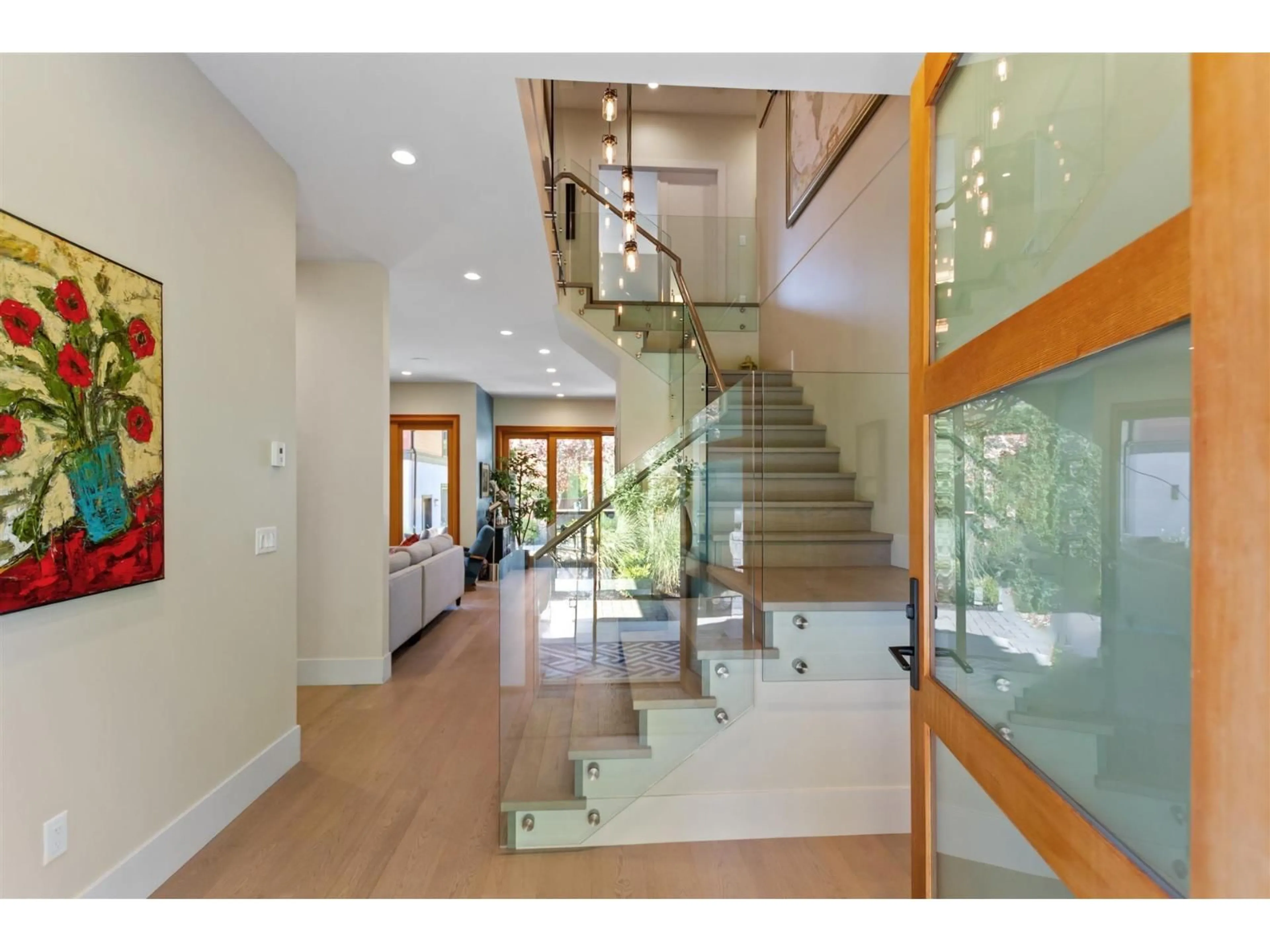 Indoor foyer for 2611 127A STREET, Surrey British Columbia V4A3T2