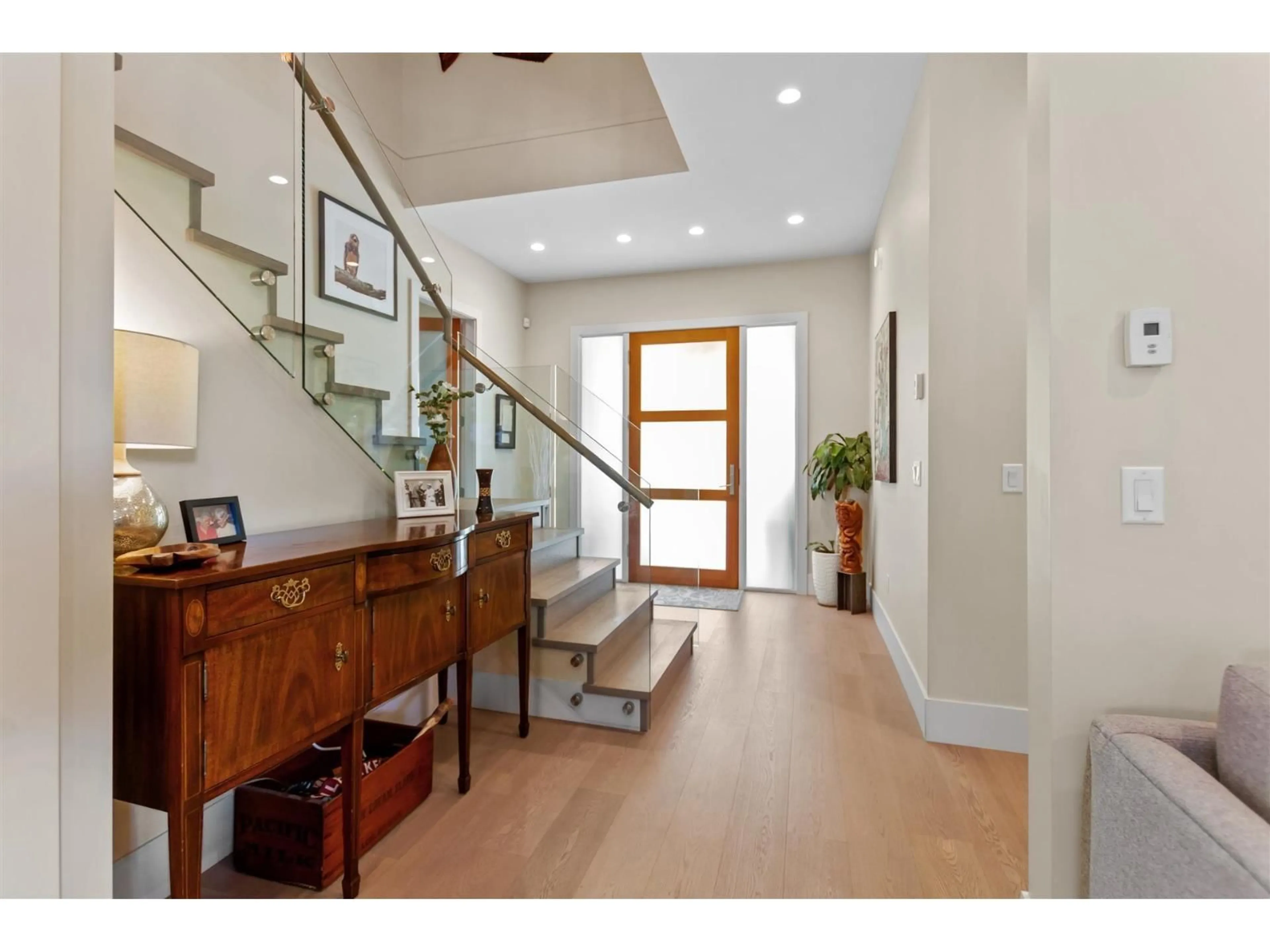 Indoor entryway for 2611 127A STREET, Surrey British Columbia V4A3T2