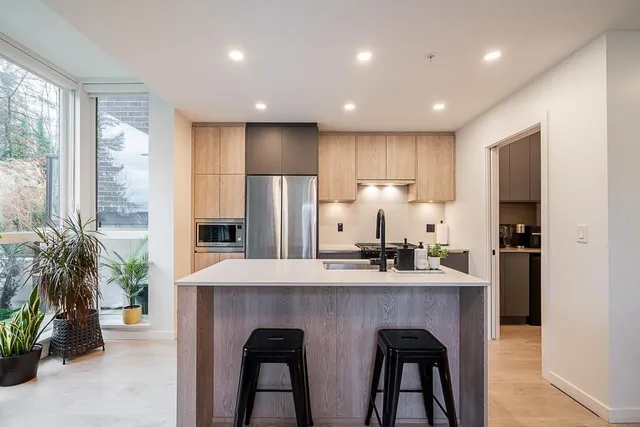 105 - 19577 65B AVENUE, Surrey 3