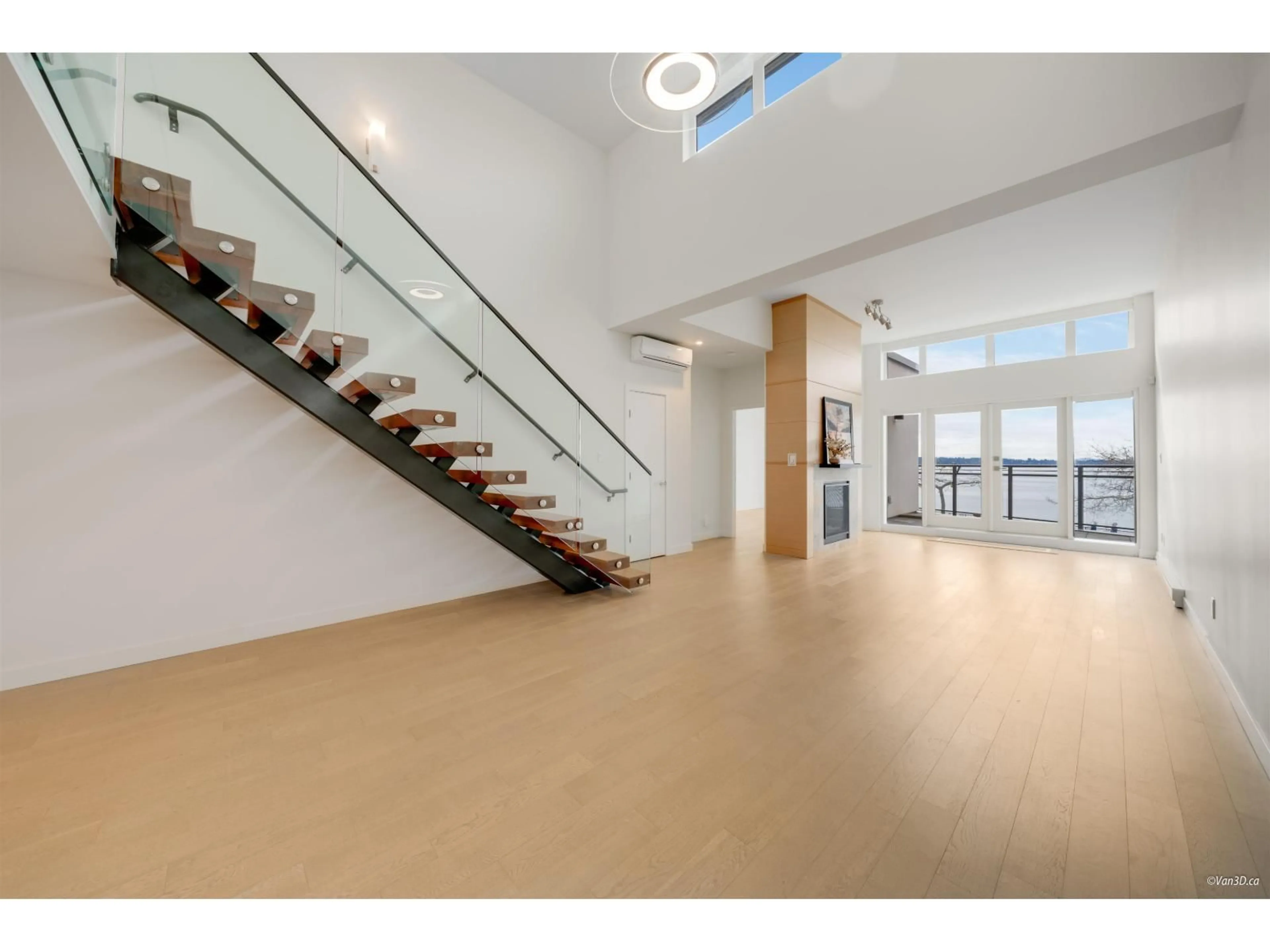 Indoor foyer for 301 - 1150 OXFORD STREET, White Rock British Columbia V4B0B3