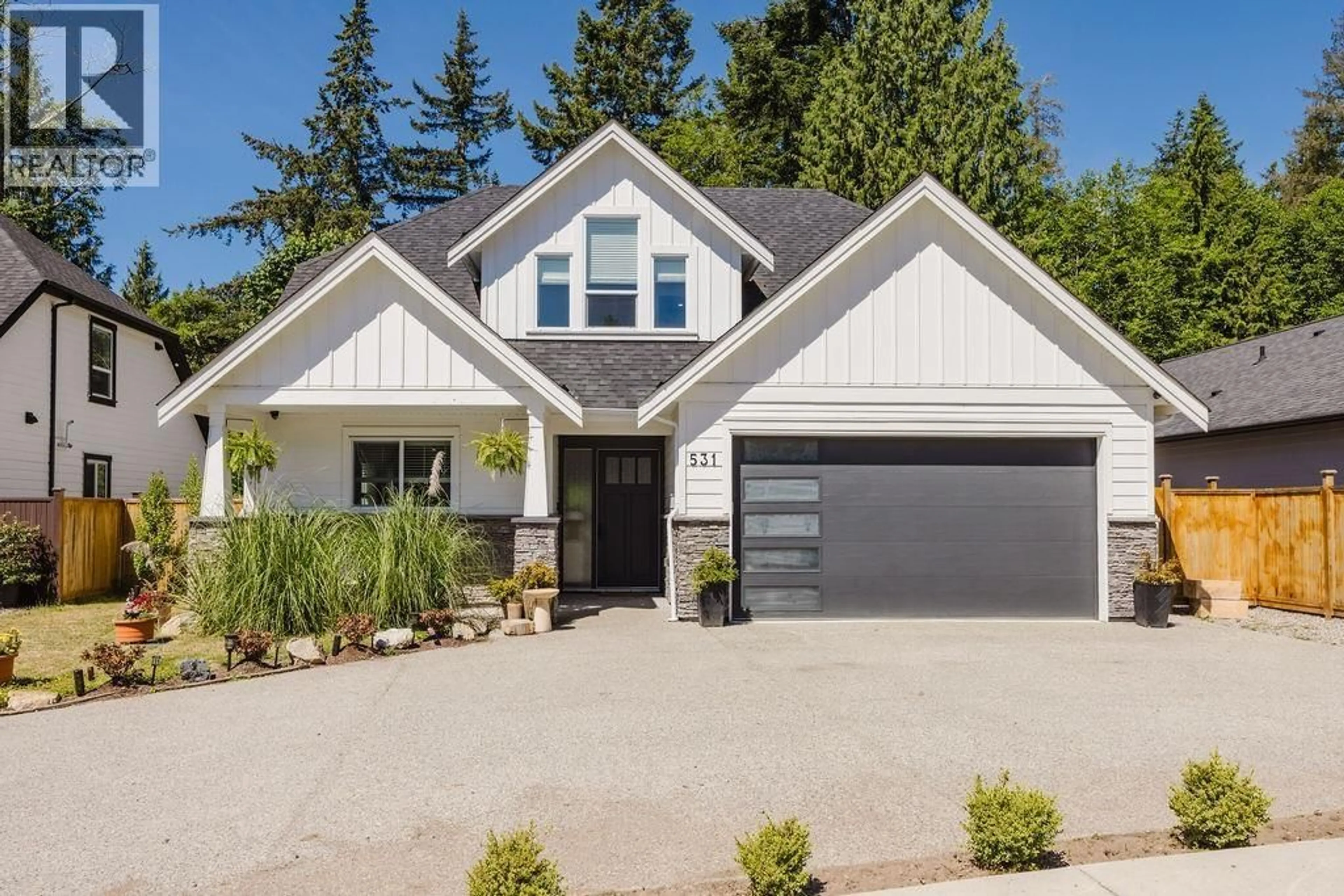 Home with vinyl exterior material, street for 531 JORDAN WAY, Gibsons British Columbia V0N1V5