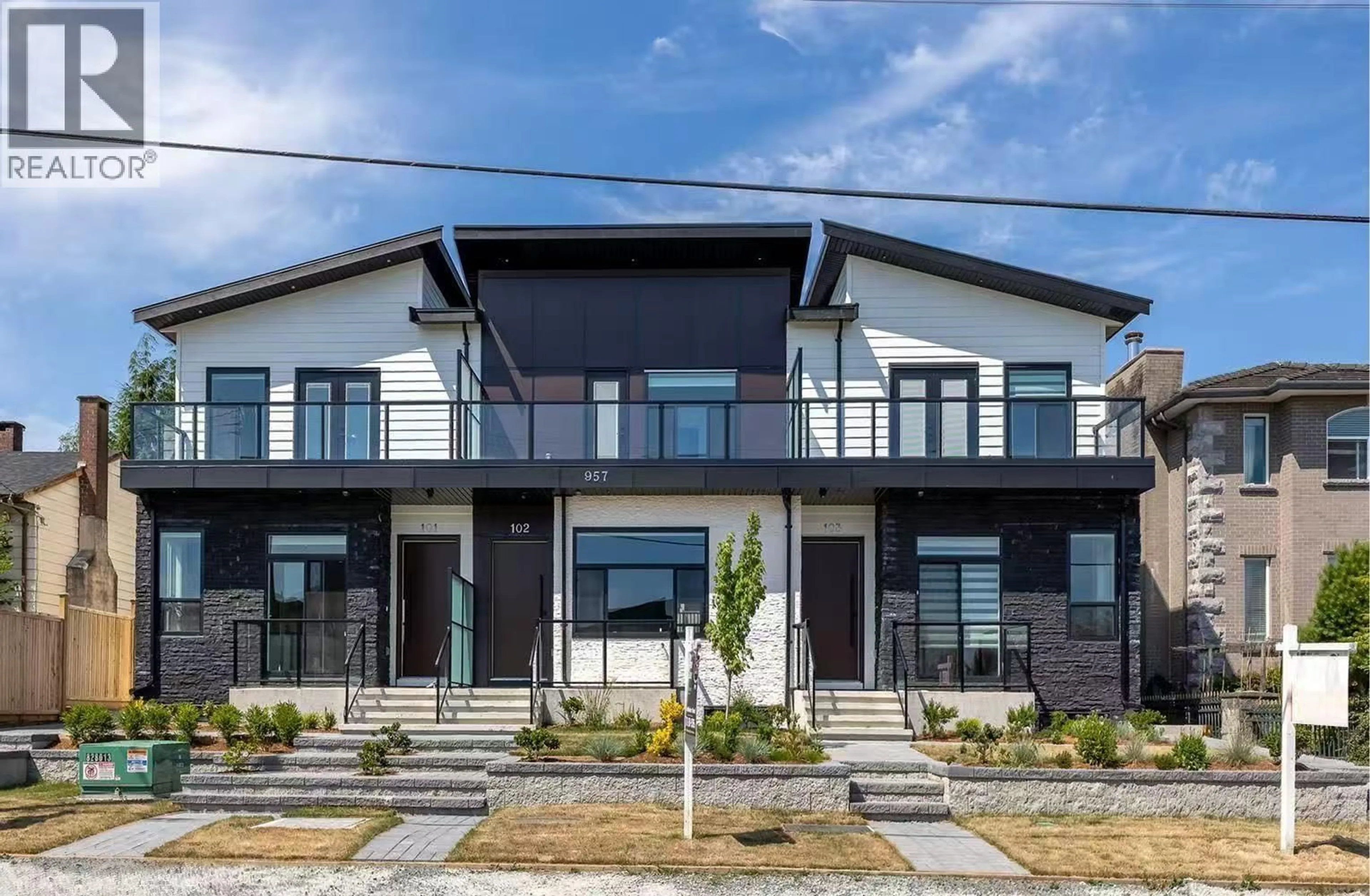 Home with vinyl exterior material, street for 103 - 957 EDGAR AVENUE, Coquitlam British Columbia V3K2K1