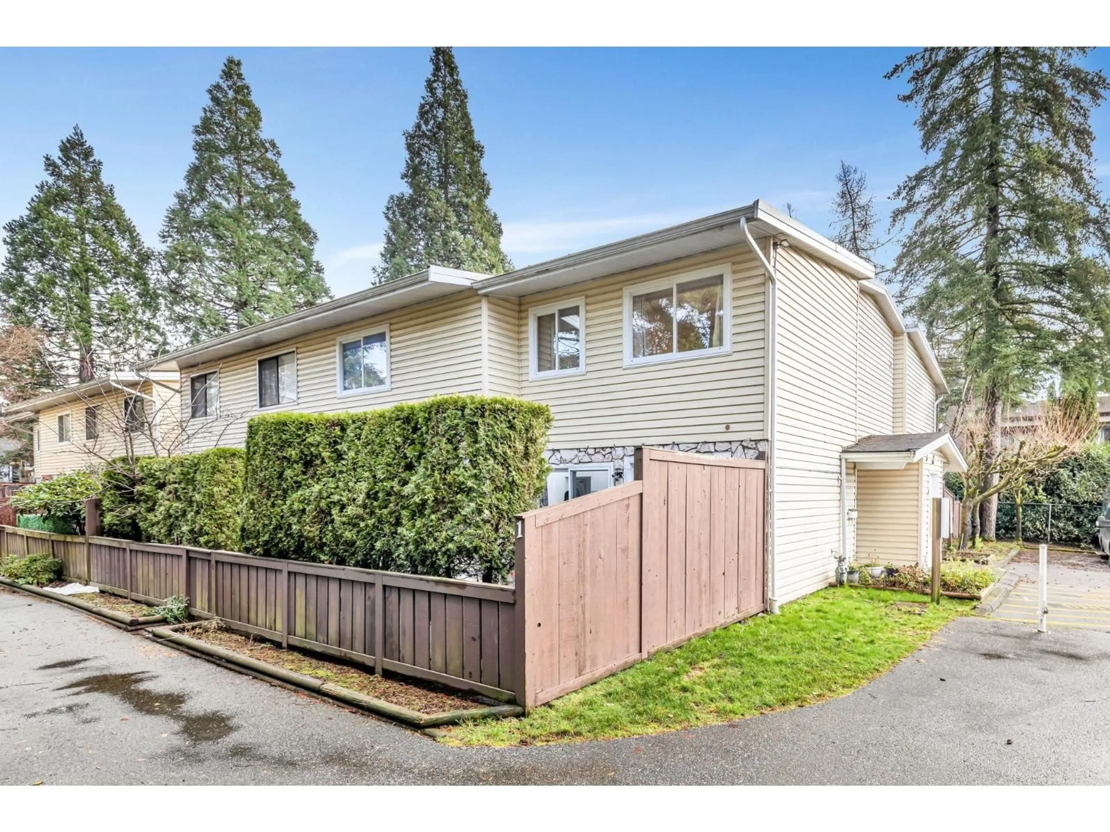 Unknown for 1 - 9400 122 STREET, Surrey British Columbia V3V4L6