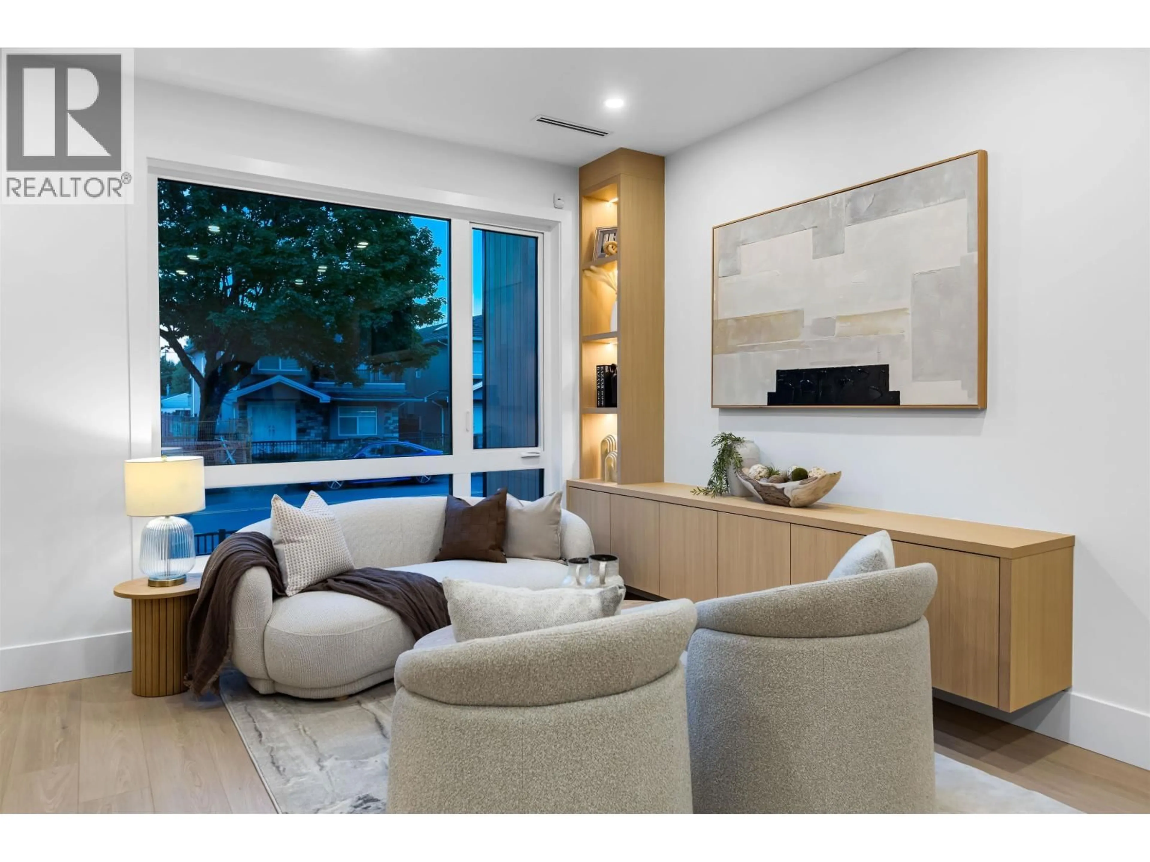 Living room with furniture, unknown for 1 - 6831 SALISBURY AVENUE, Burnaby British Columbia V5E2Z4