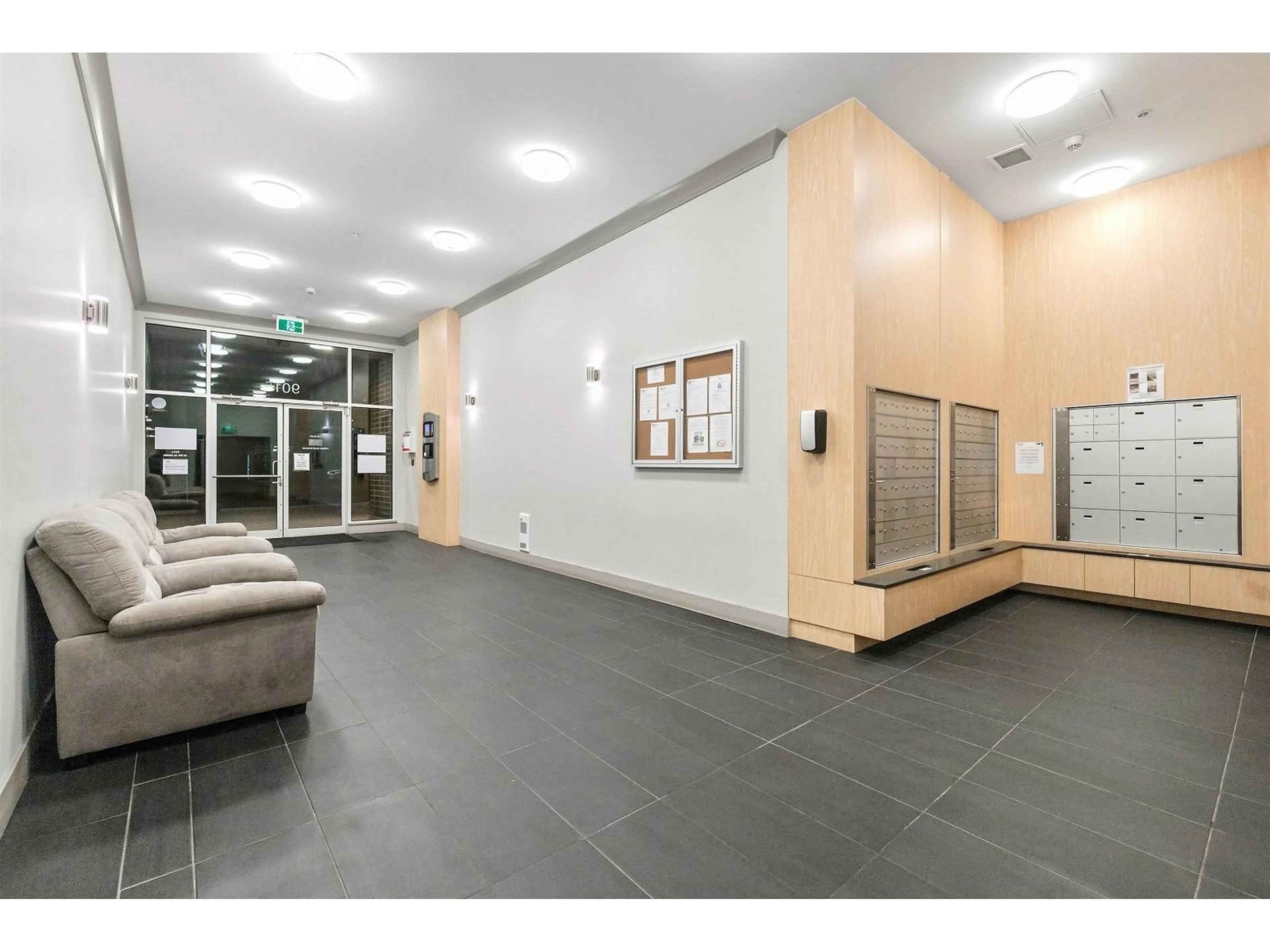 Indoor foyer for 308 - 9015 120 STREET, Delta British Columbia V4C0E3