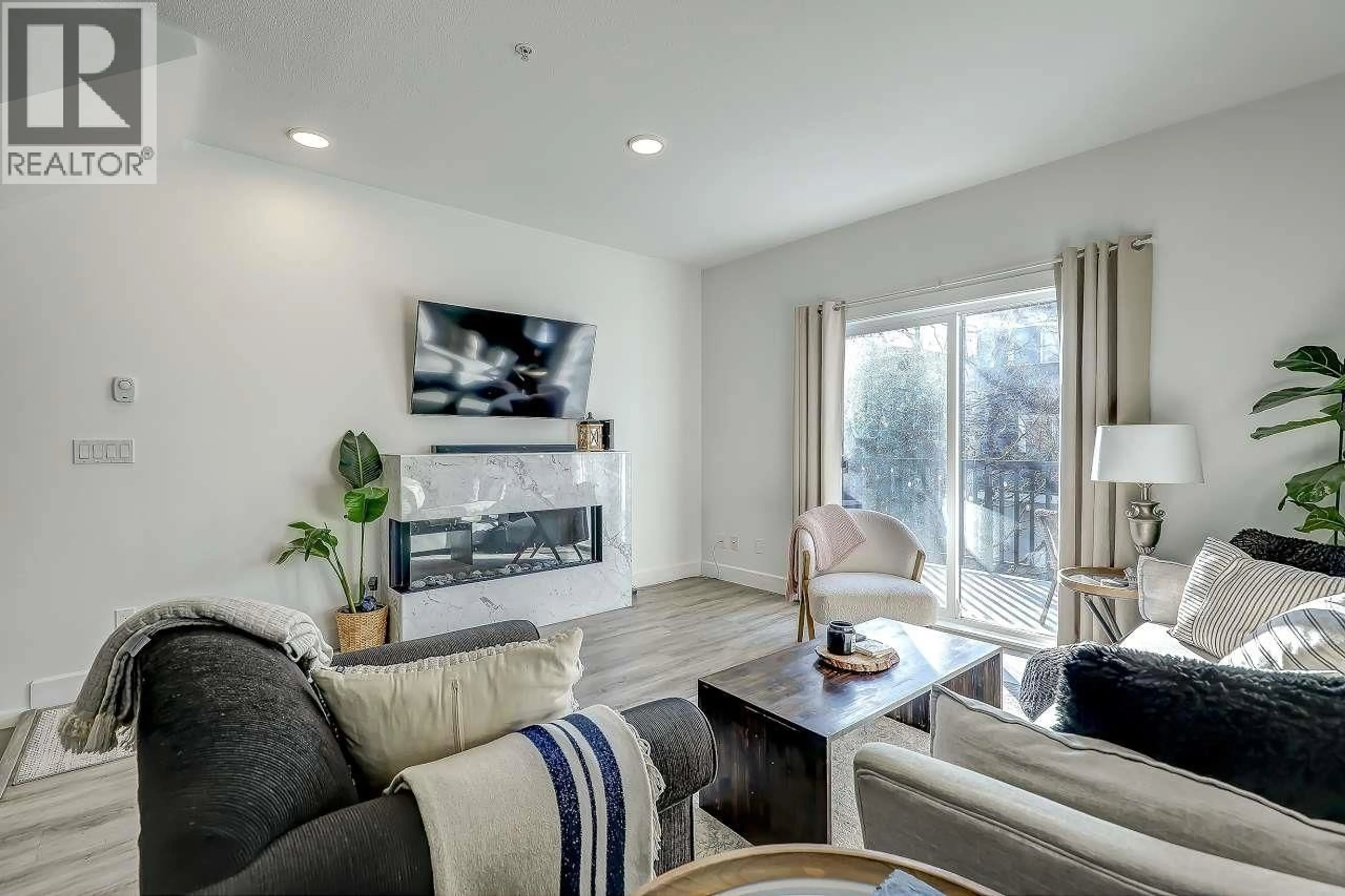 Living room with furniture, unknown for 53 - 19572 FRASER WAY, Pitt Meadows British Columbia V3Y0A9