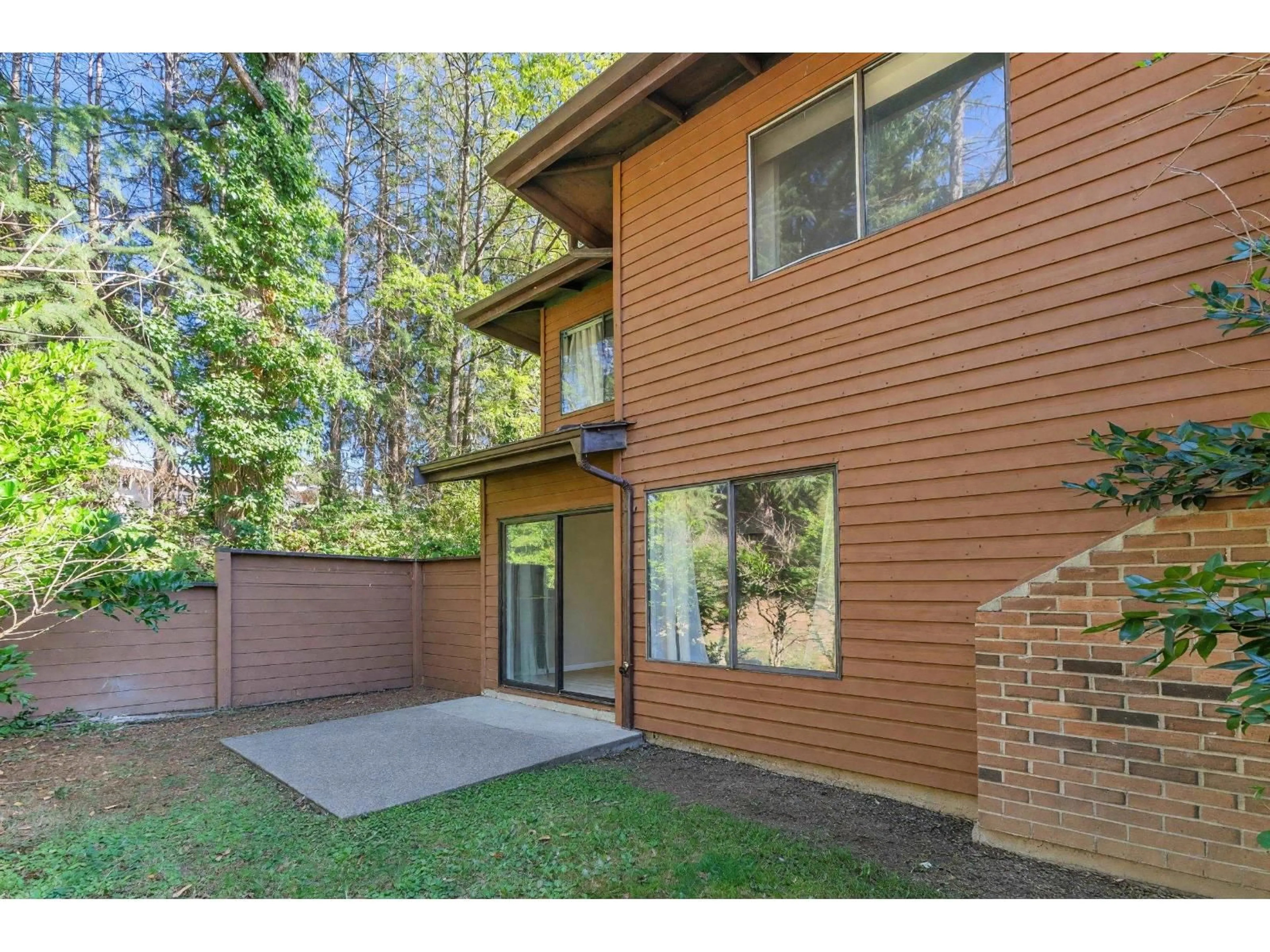 Home with brick exterior material, street for 518 - 10620 150 STREET, Surrey British Columbia V3R7R9