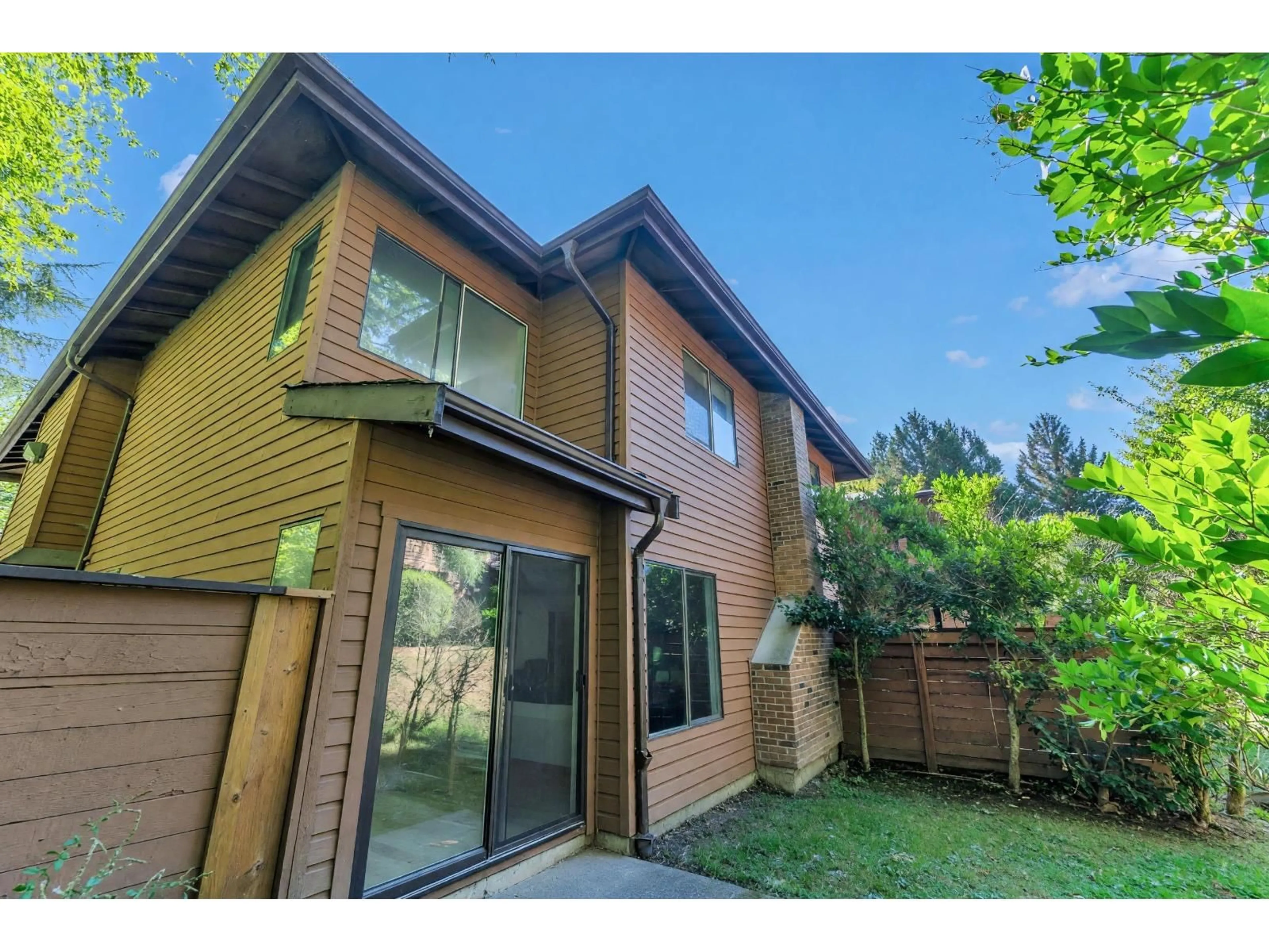 Home with brick exterior material, unknown for 518 - 10620 150 STREET, Surrey British Columbia V3R7R9