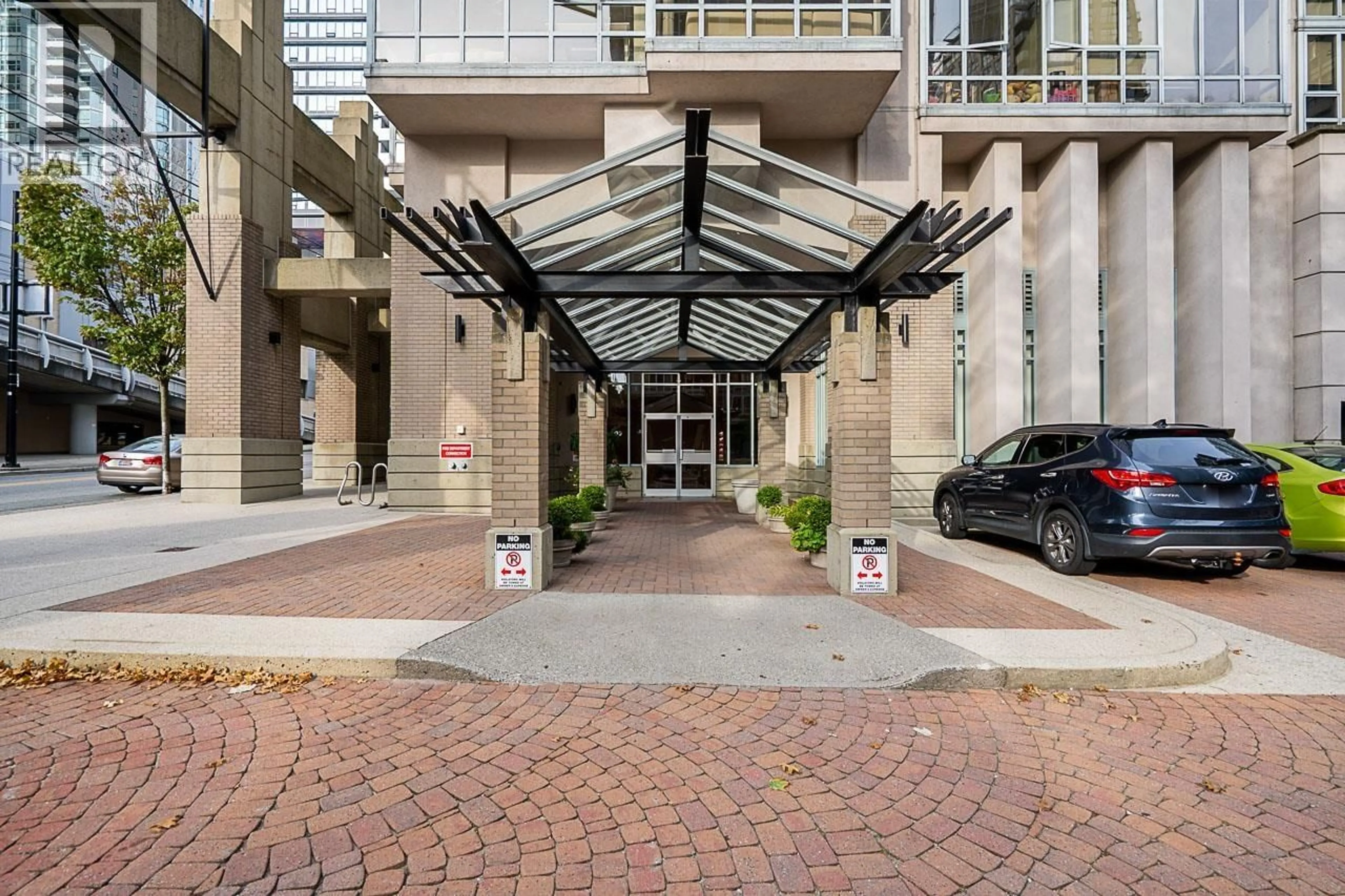 Indoor foyer for 2001 - 930 CAMBIE STREET, Vancouver British Columbia V6B5X6