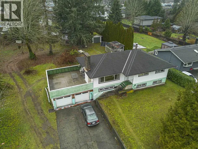 40127 KALODON ROAD, Squamish 4
