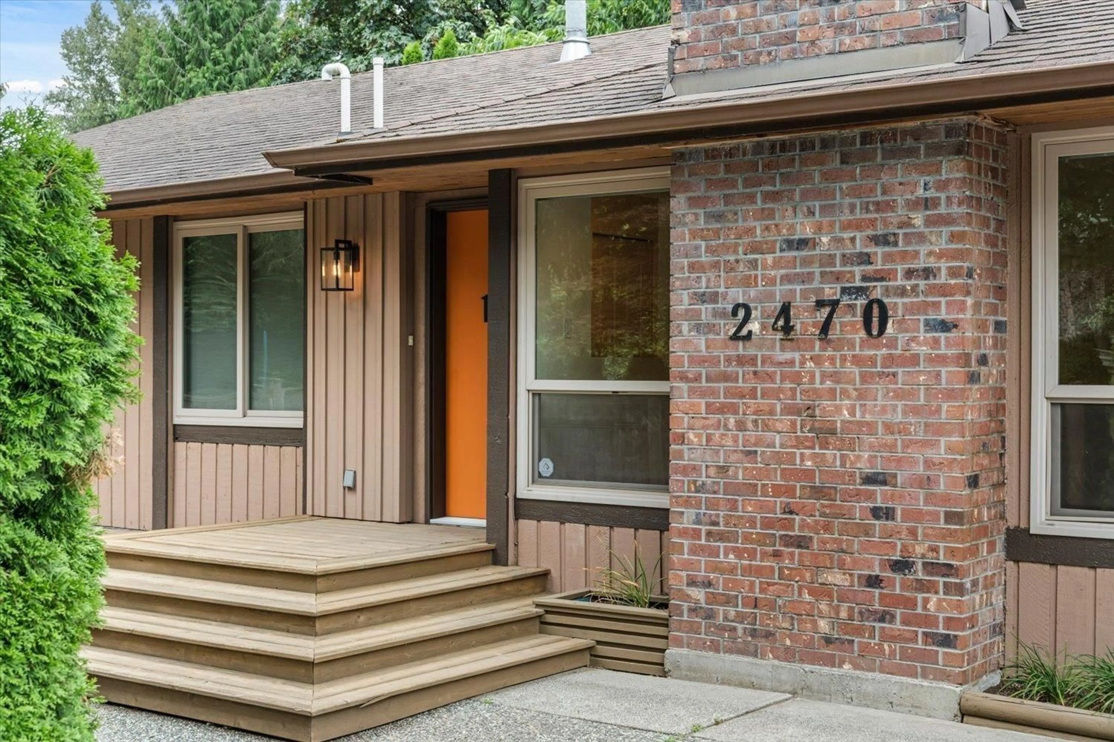 Home with brick exterior material, street for 2470 WOODSTOCK DRIVE, Abbotsford British Columbia V3G2B6