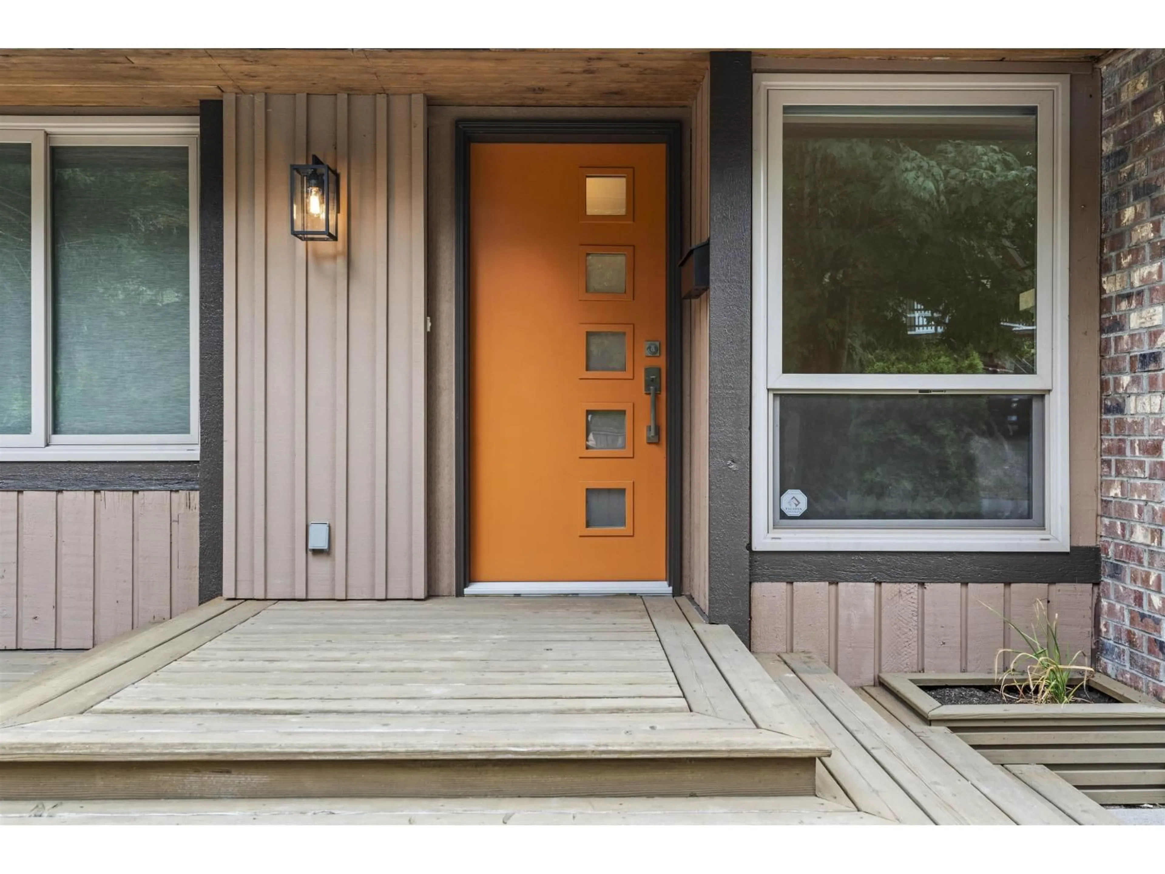 Indoor entryway for 2470 WOODSTOCK DRIVE, Abbotsford British Columbia V3G2B6
