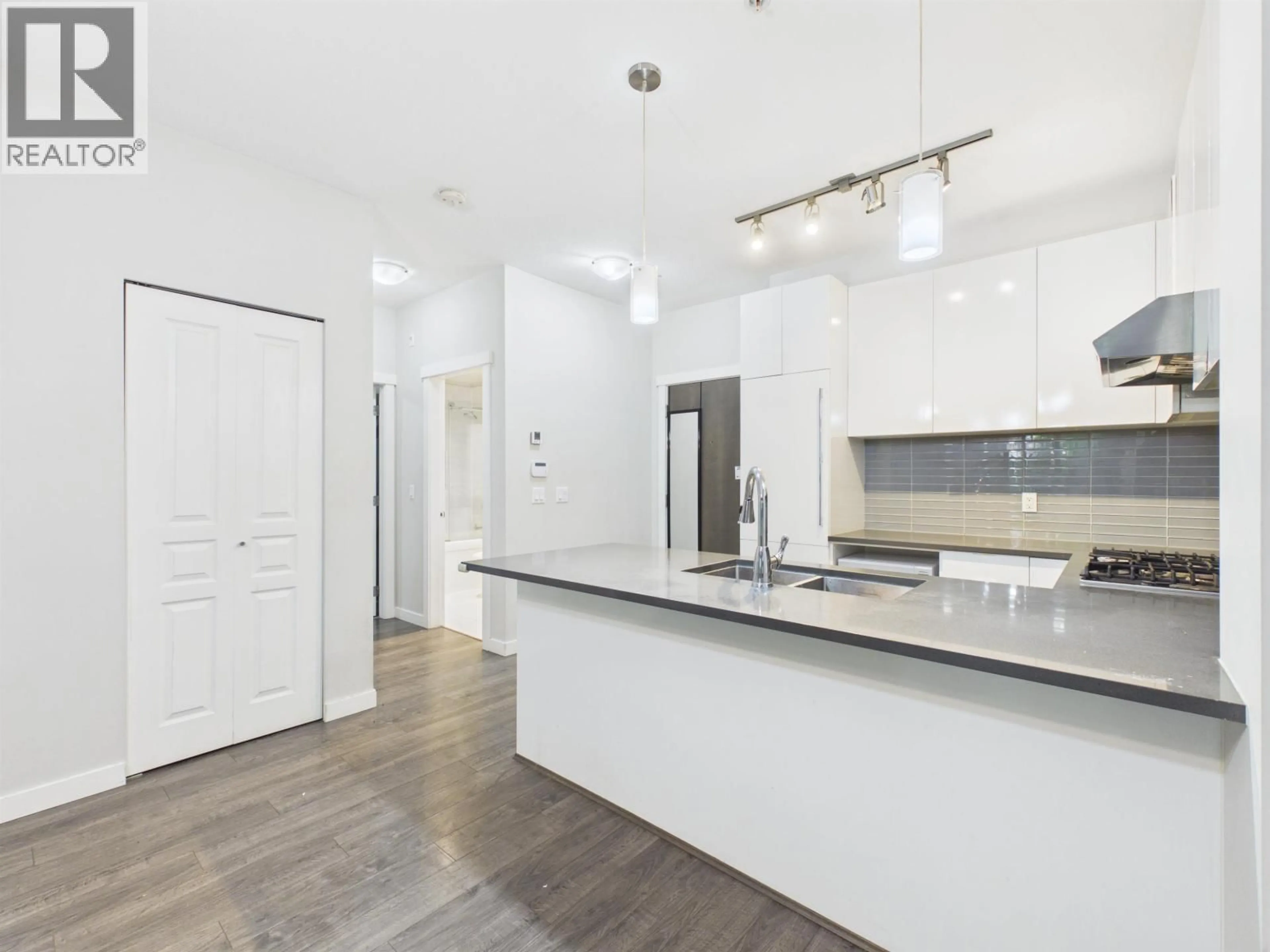 Open concept kitchen, unknown for 118 - 9399 ALEXANDRA ROAD, Richmond British Columbia V6X0L7