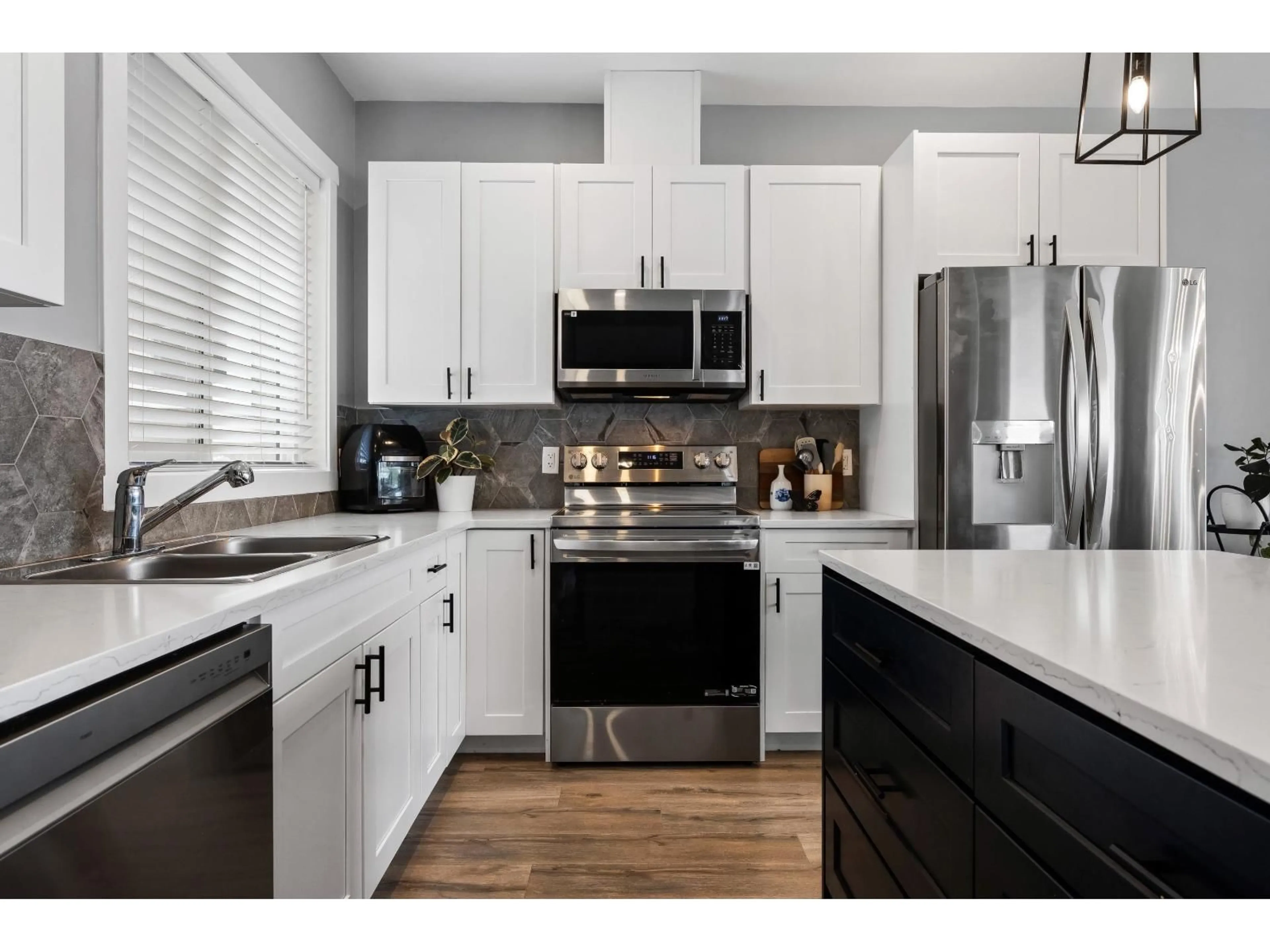 Open concept kitchen, unknown for B - 9279 CARLETON STREET, Chilliwack British Columbia V2P6E1