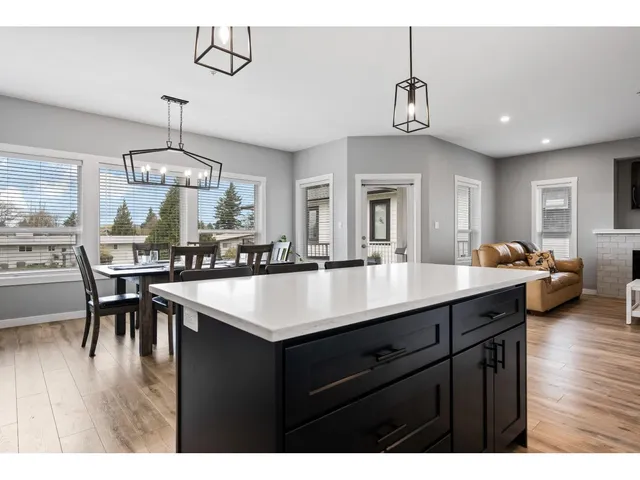 B - 9279 CARLETON STREET, Chilliwack 5