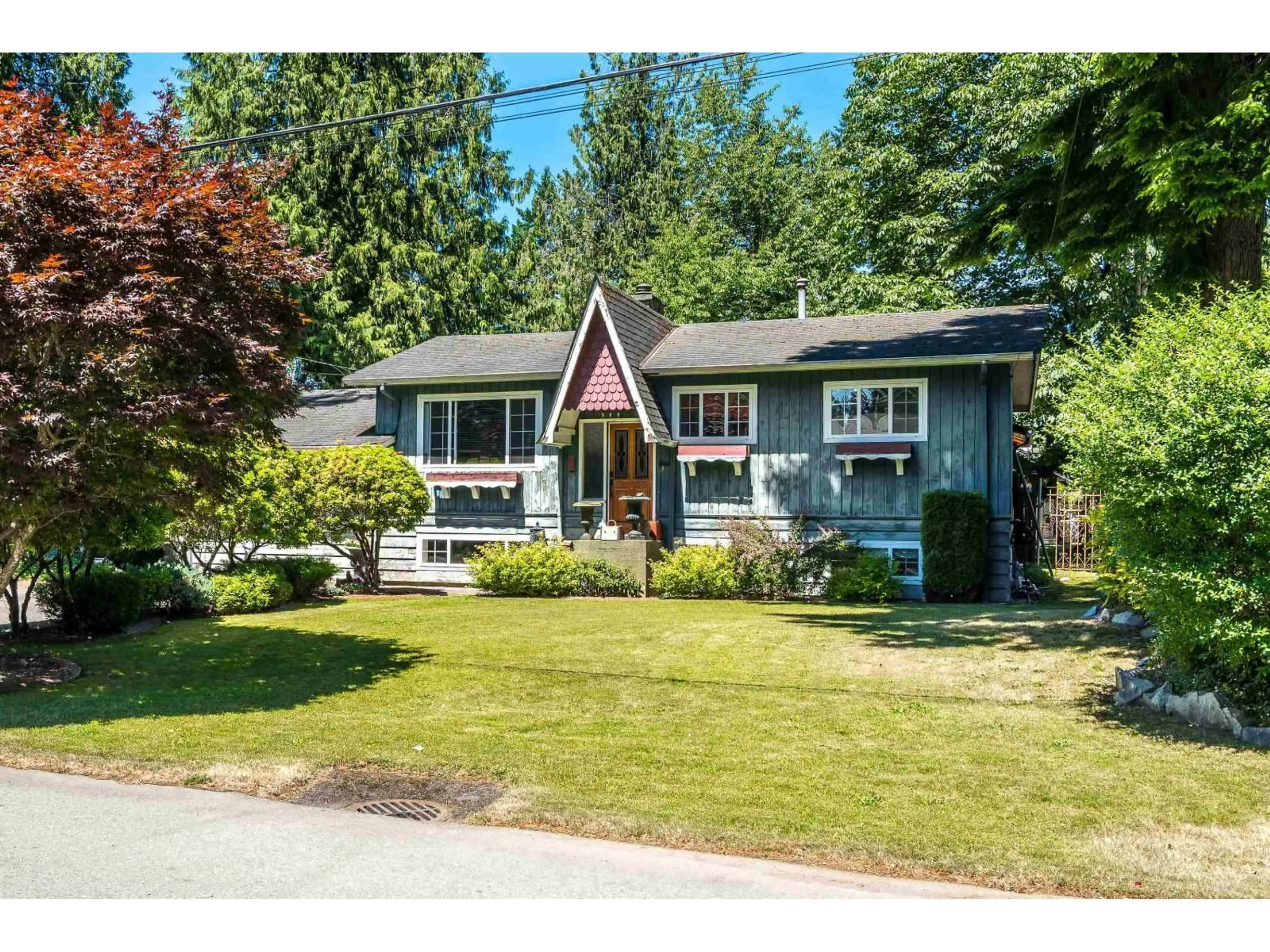 Home with vinyl exterior material, street for 34257 WOODBINE CRESCENT, Abbotsford British Columbia V2S2R4
