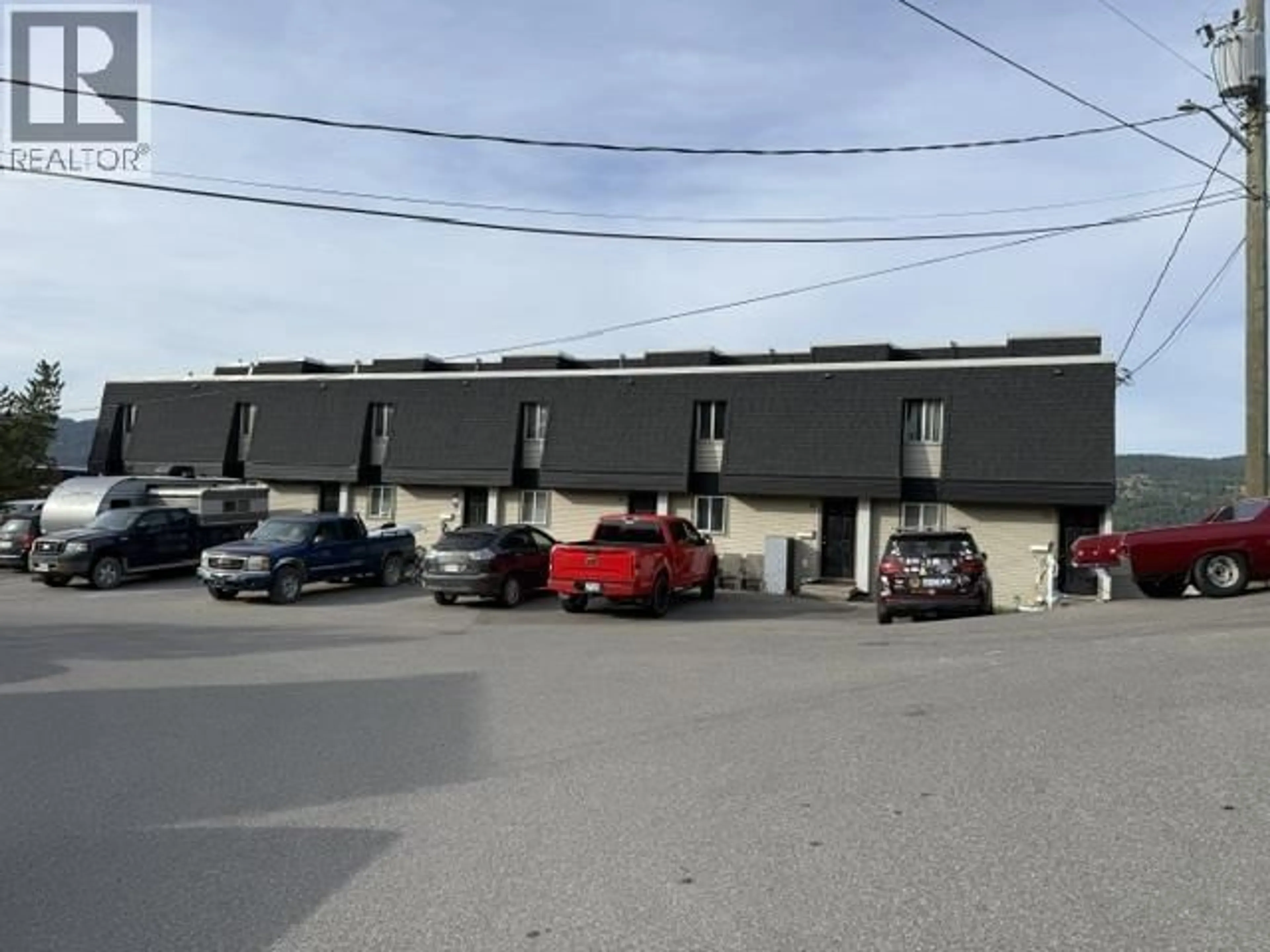 Parking for 50 - 605 CARSON DRIVE, Williams Lake British Columbia V2G1T1