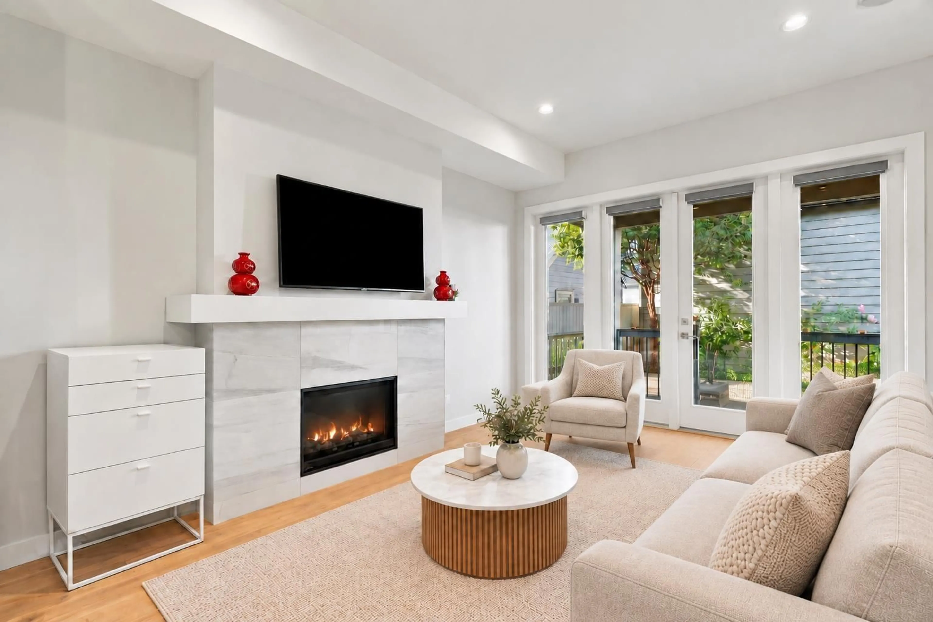 Living room with furniture, unknown for 16475 21A AVENUE, Surrey British Columbia V3Z0V5