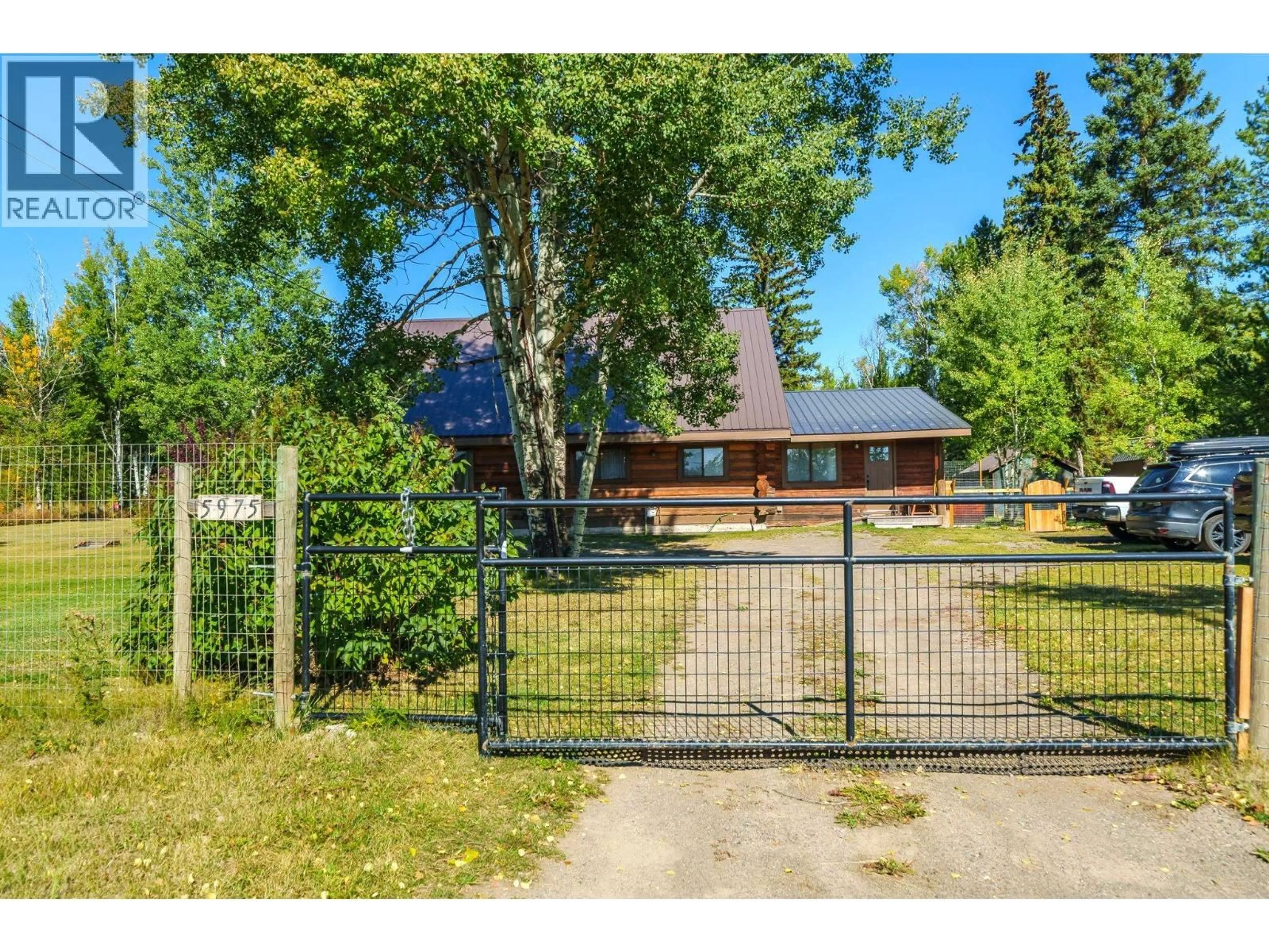 A pic from outside/outdoor area/front of a property/back of a property/a pic from drone, street for 5975 LITTLE FORT 24 HIGHWAY, Lone Butte British Columbia V0K1X0