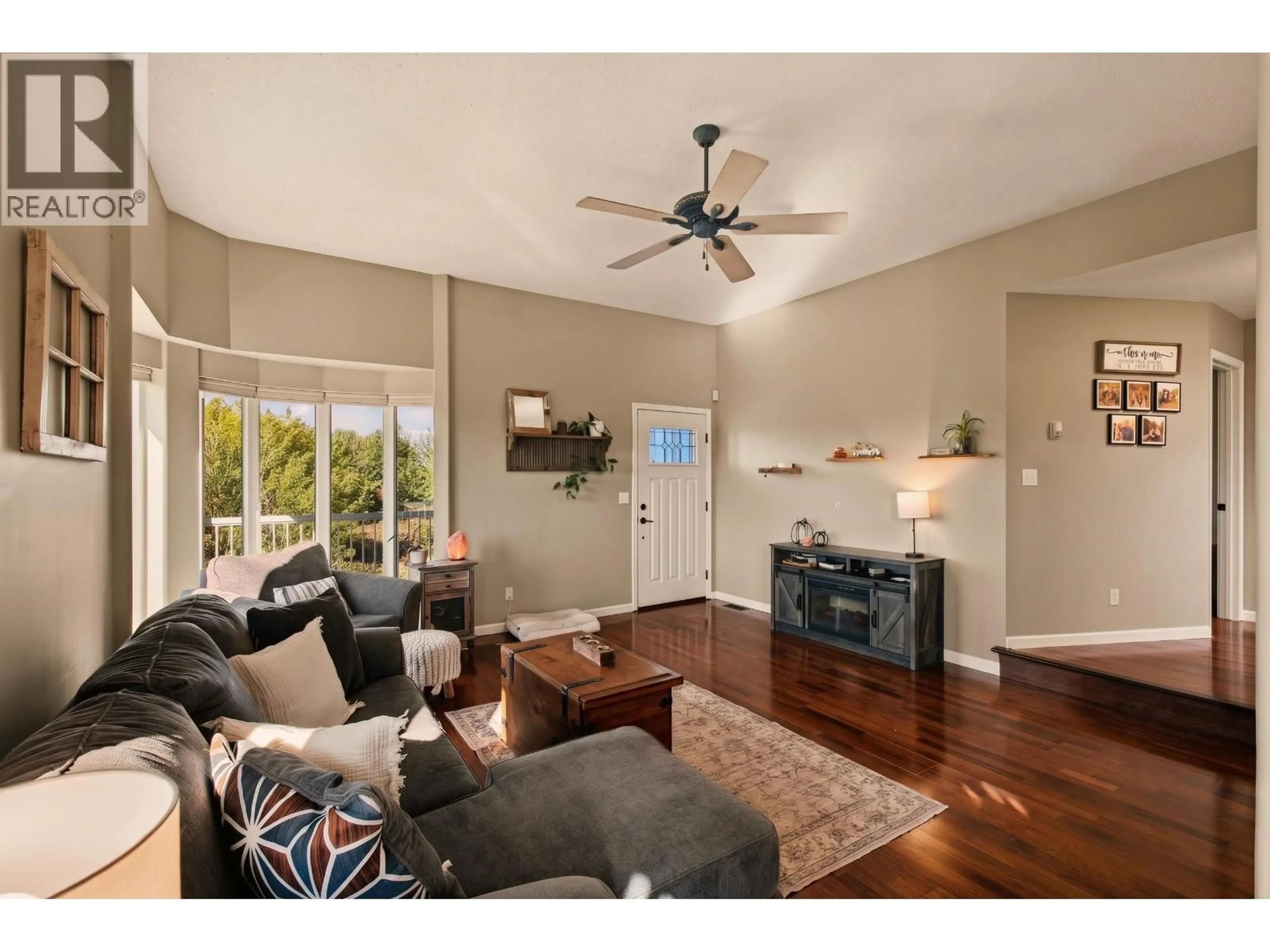 Living room with furniture, unknown for 3152 HUSTON ROAD, 150 Mile House British Columbia V0K2G0