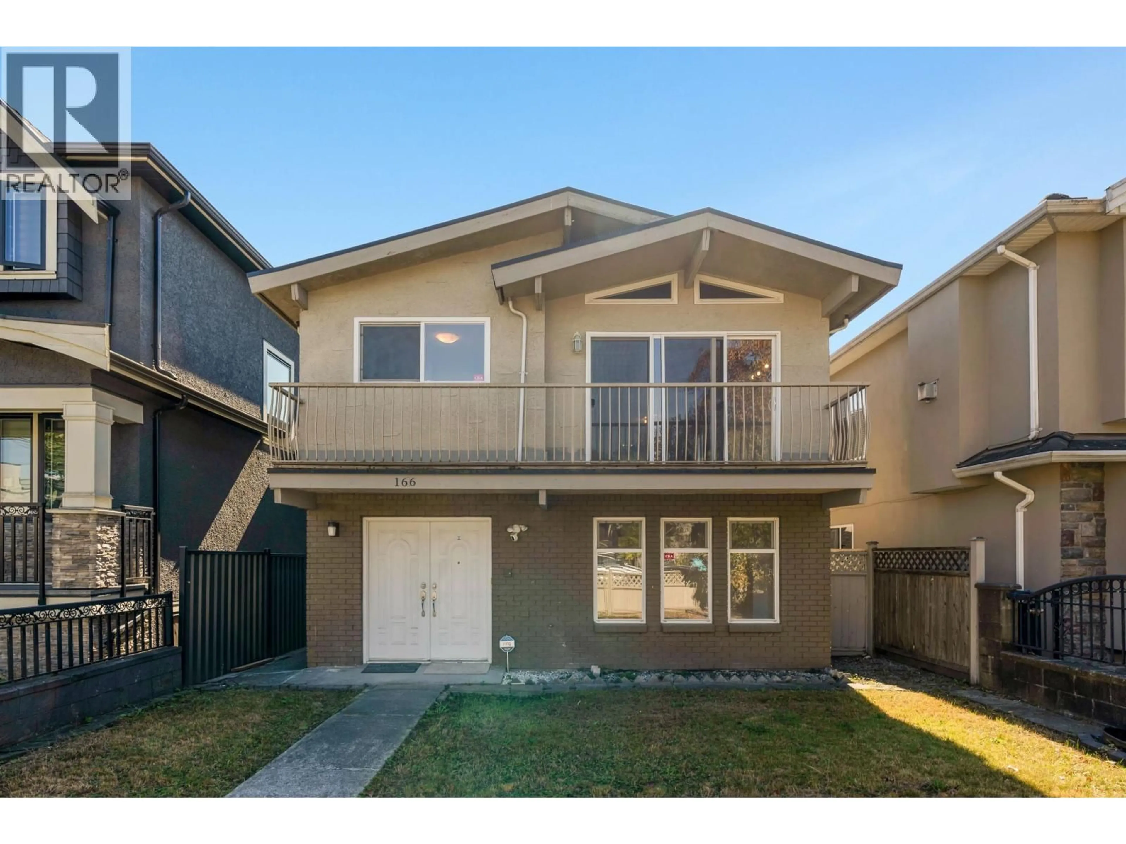Home with vinyl exterior material, street for 166 51ST AVENUE, Vancouver British Columbia V5X1C3
