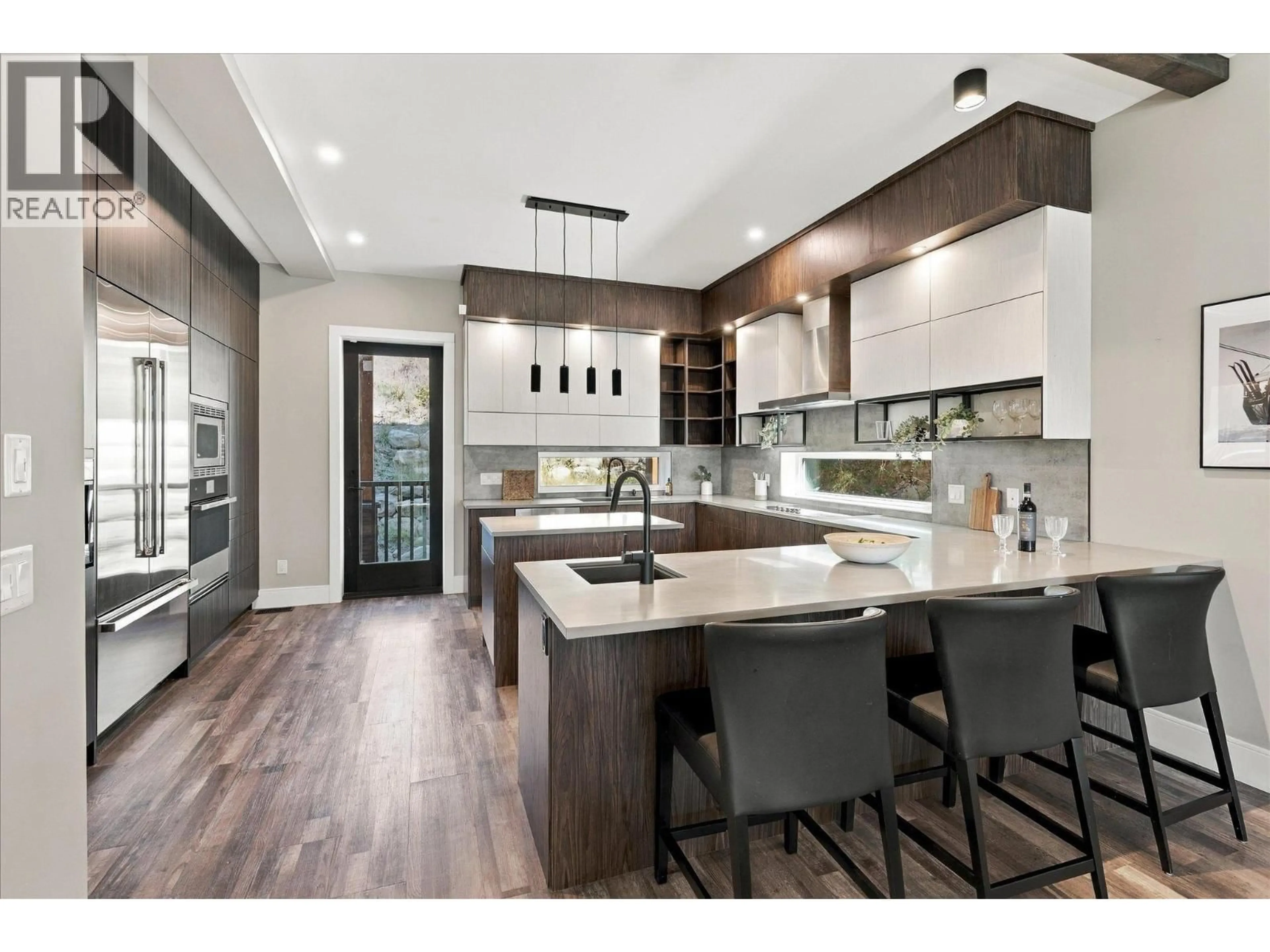 Contemporary kitchen, unknown for 7646 SEVEN O'CLOCK DRIVE, Pemberton British Columbia V0N2L3