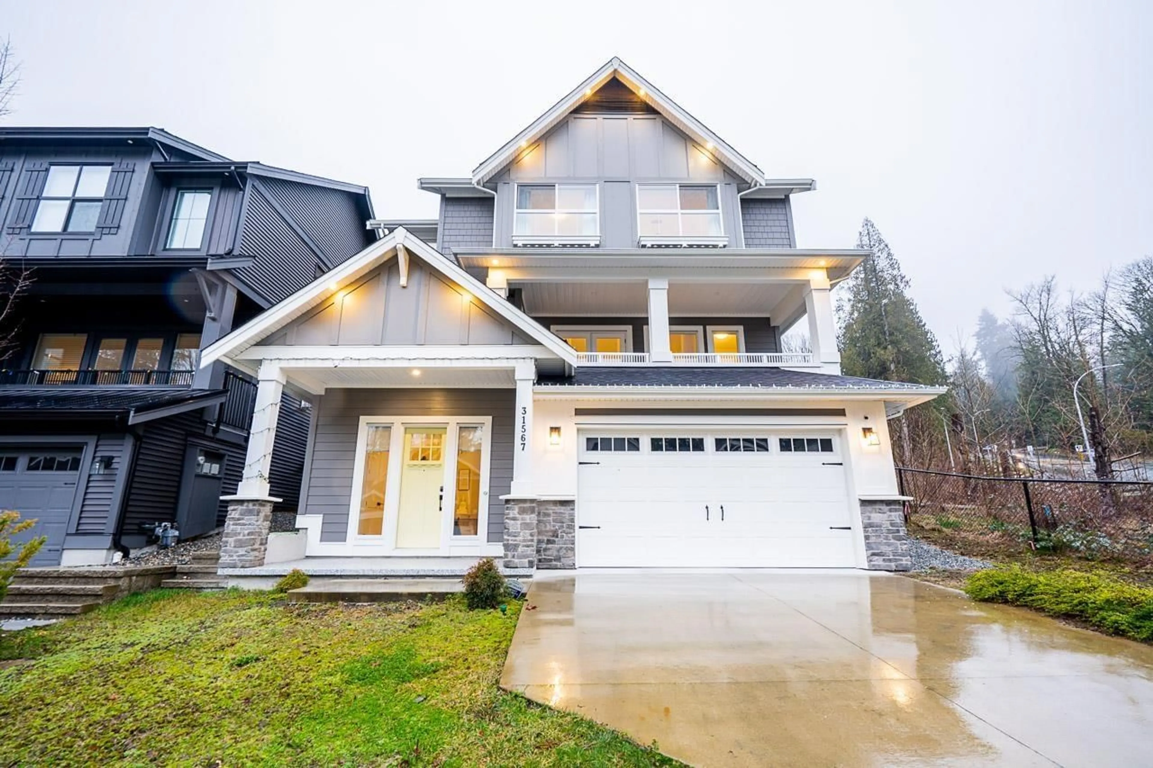Home with vinyl exterior material, street for 31567 MONTGOMERY PLACE, Mission British Columbia V4S0E7