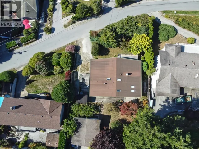 5134 RADCLIFFE ROAD, Sechelt 3