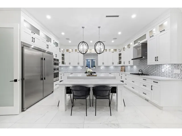 18065 58A AVENUE, Surrey 5