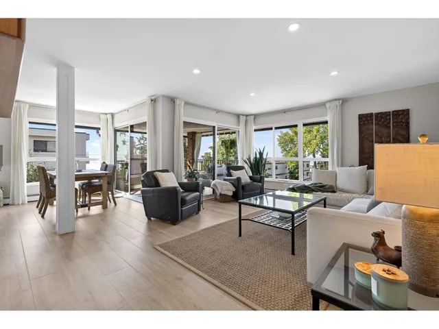 302 - 1290 MARTIN STREET, White Rock 2