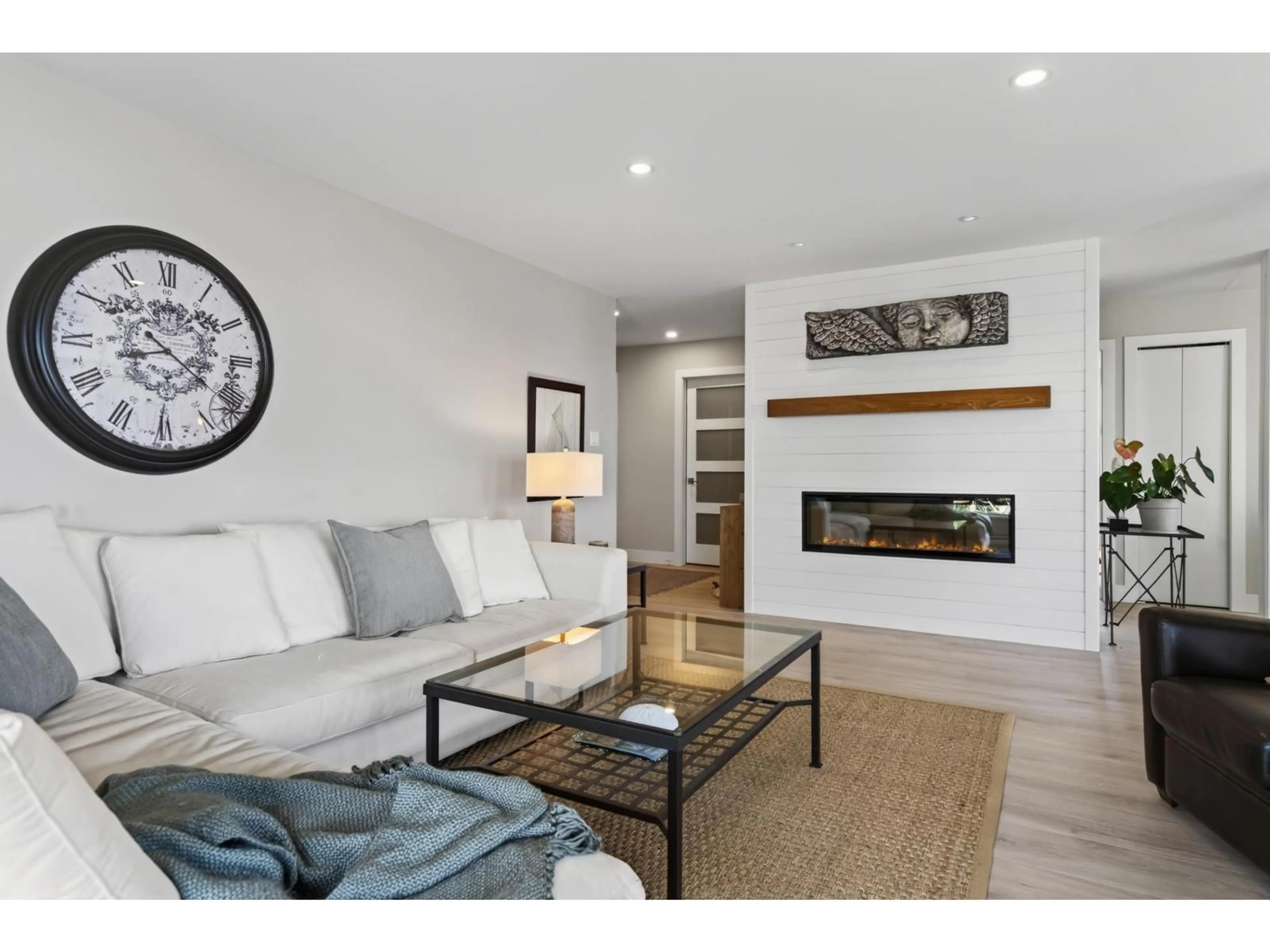 Living room with furniture, unknown for 302 - 1290 MARTIN STREET, White Rock British Columbia V4B3W3