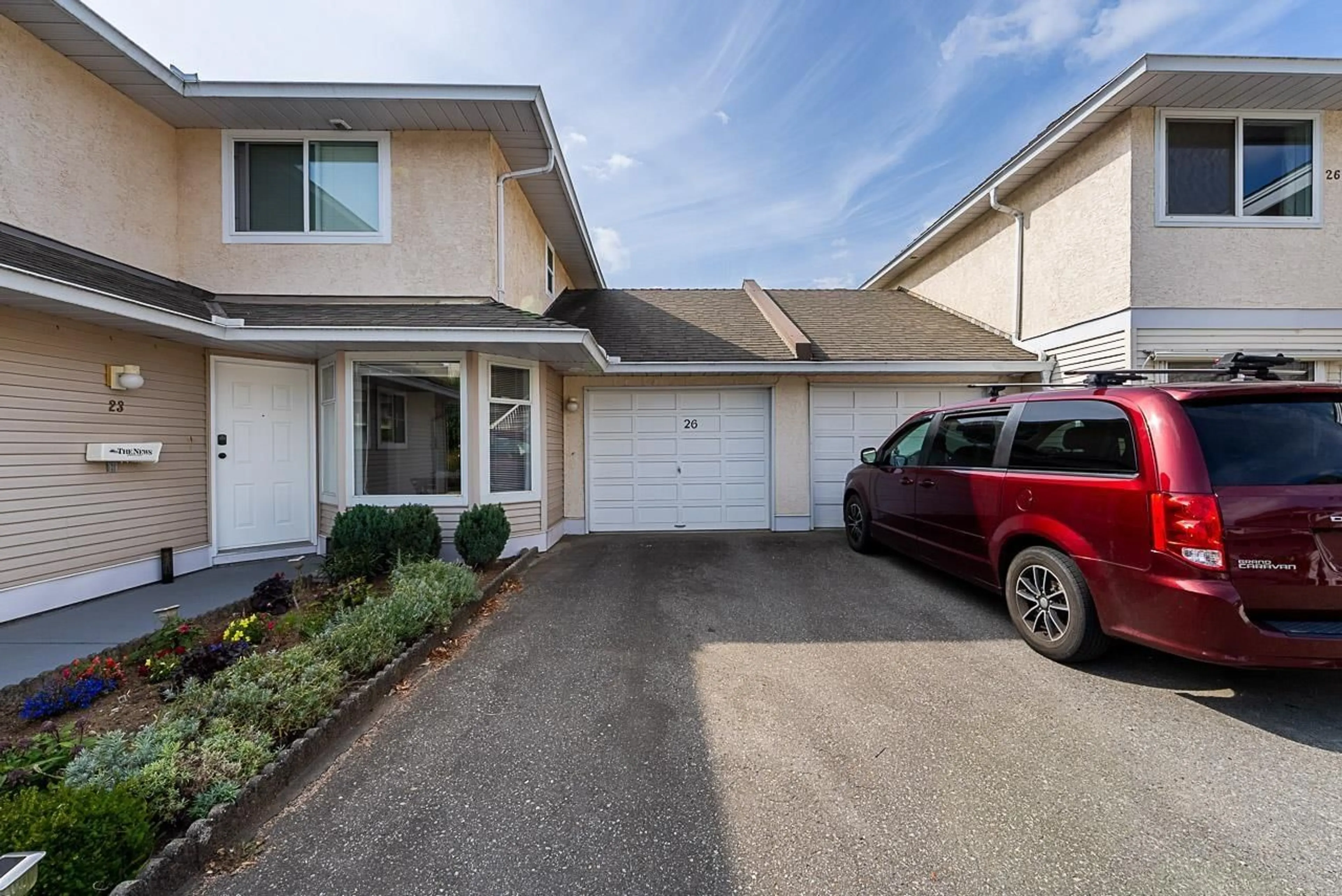 Home with vinyl exterior material, street for 26 - 2475 EMERSON STREET, Abbotsford British Columbia V2T4W5