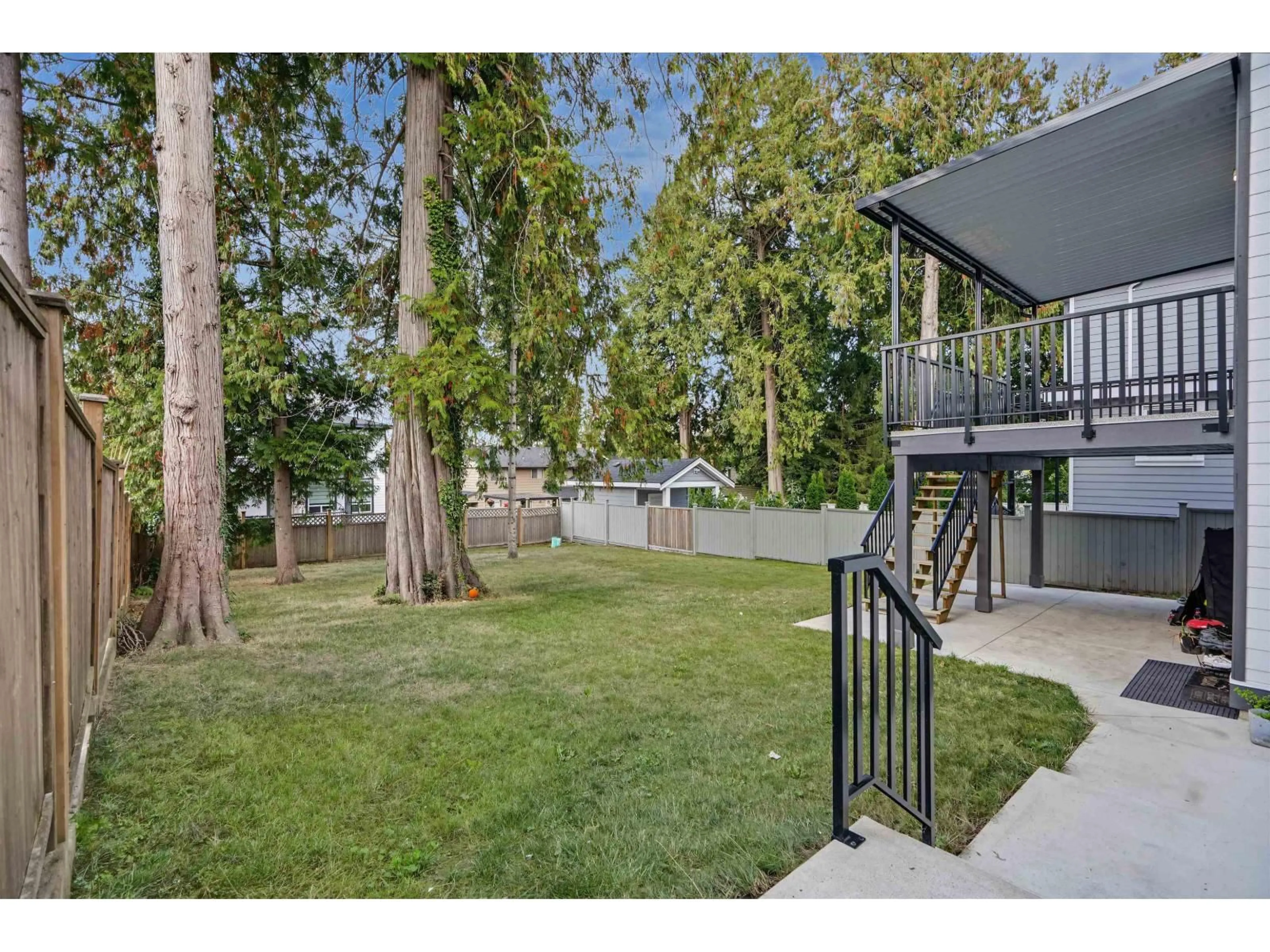 Patio, unknown for 10671 127A STREET, Surrey British Columbia V3V5L7
