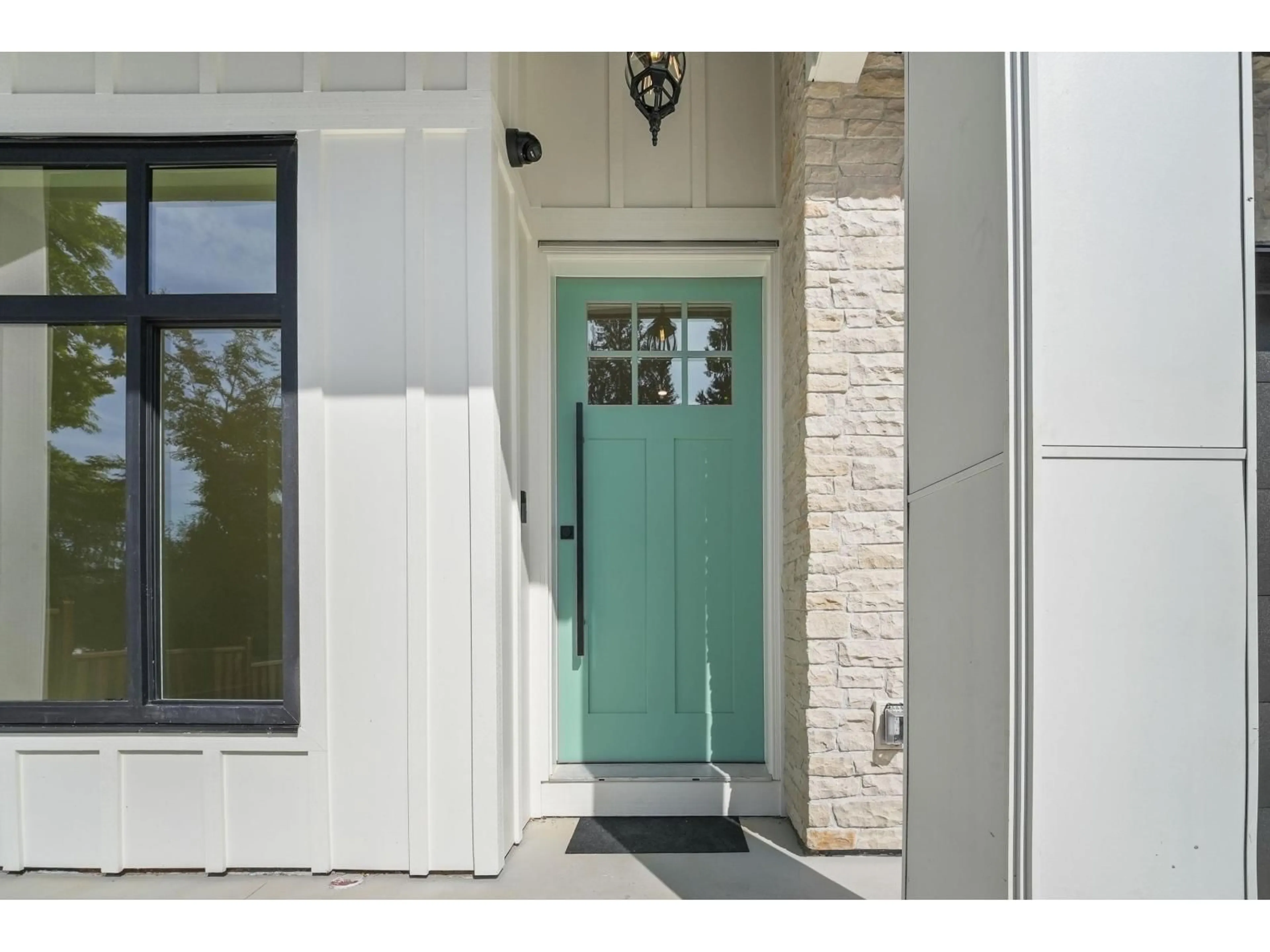 Indoor entryway for 10564 SUNCREST DRIVE, Delta British Columbia V4C2N5