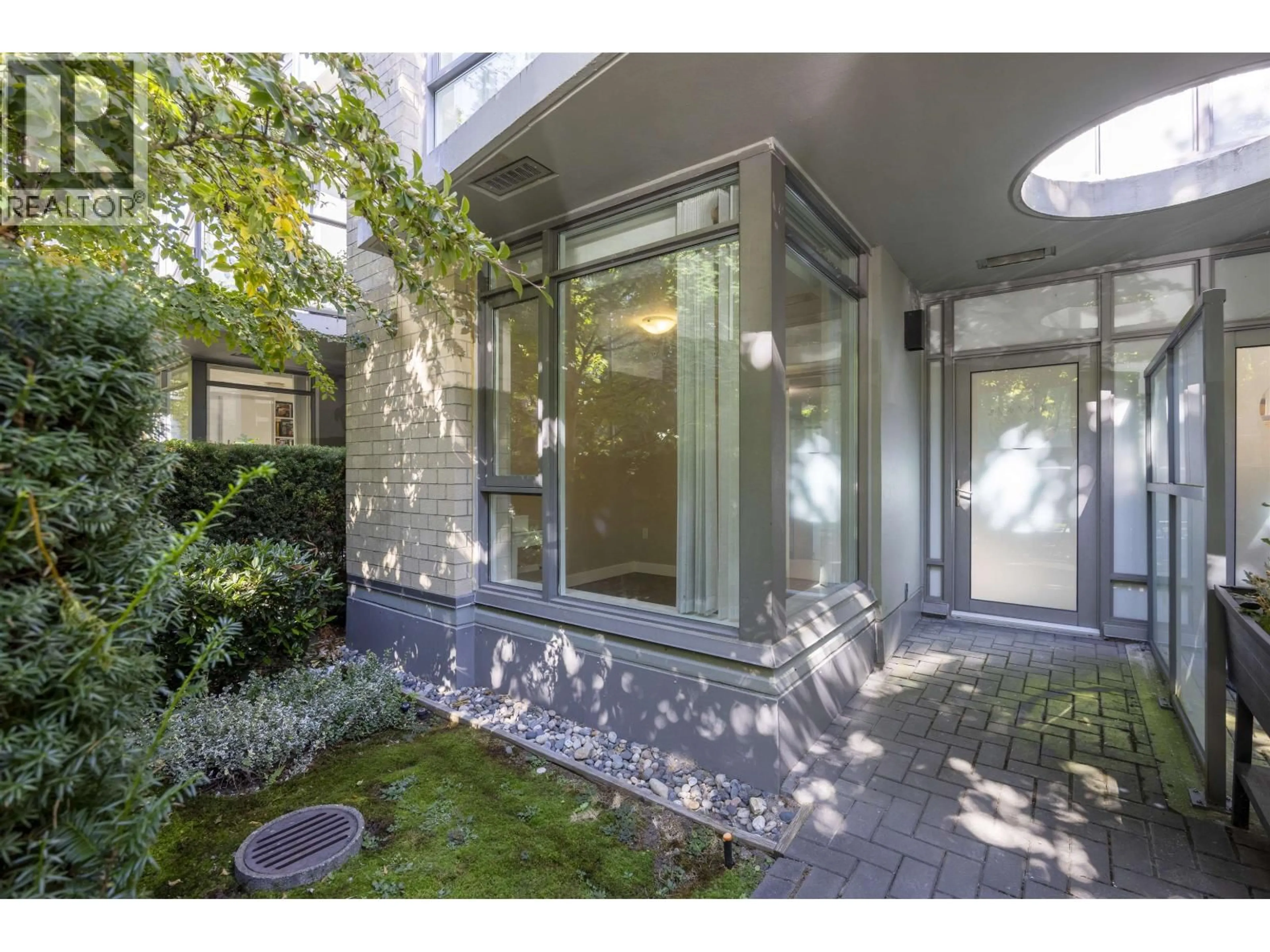Indoor entryway for TH1 9188 UNIVERSITY CRESCENT, Burnaby British Columbia V5A0A5
